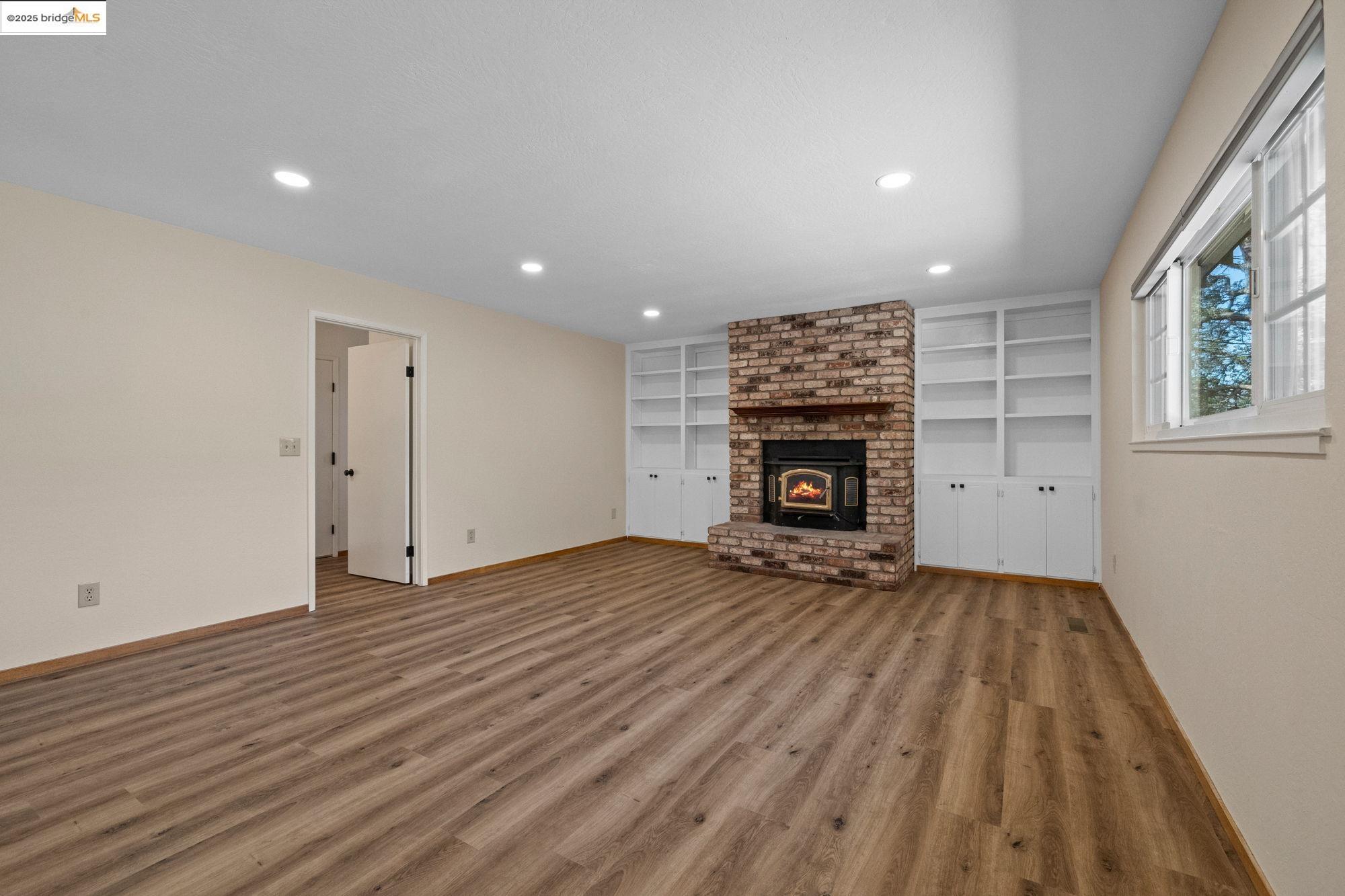 Detail Gallery Image 13 of 41 For 18191 via Serena, Sonora,  CA 95370 - 3 Beds | 2/1 Baths