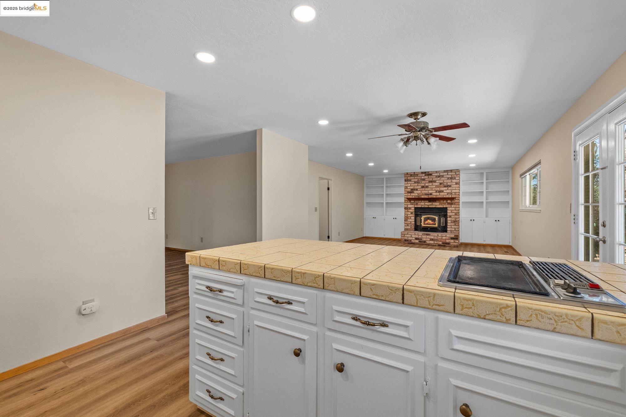 Detail Gallery Image 15 of 41 For 18191 via Serena, Sonora,  CA 95370 - 3 Beds | 2/1 Baths