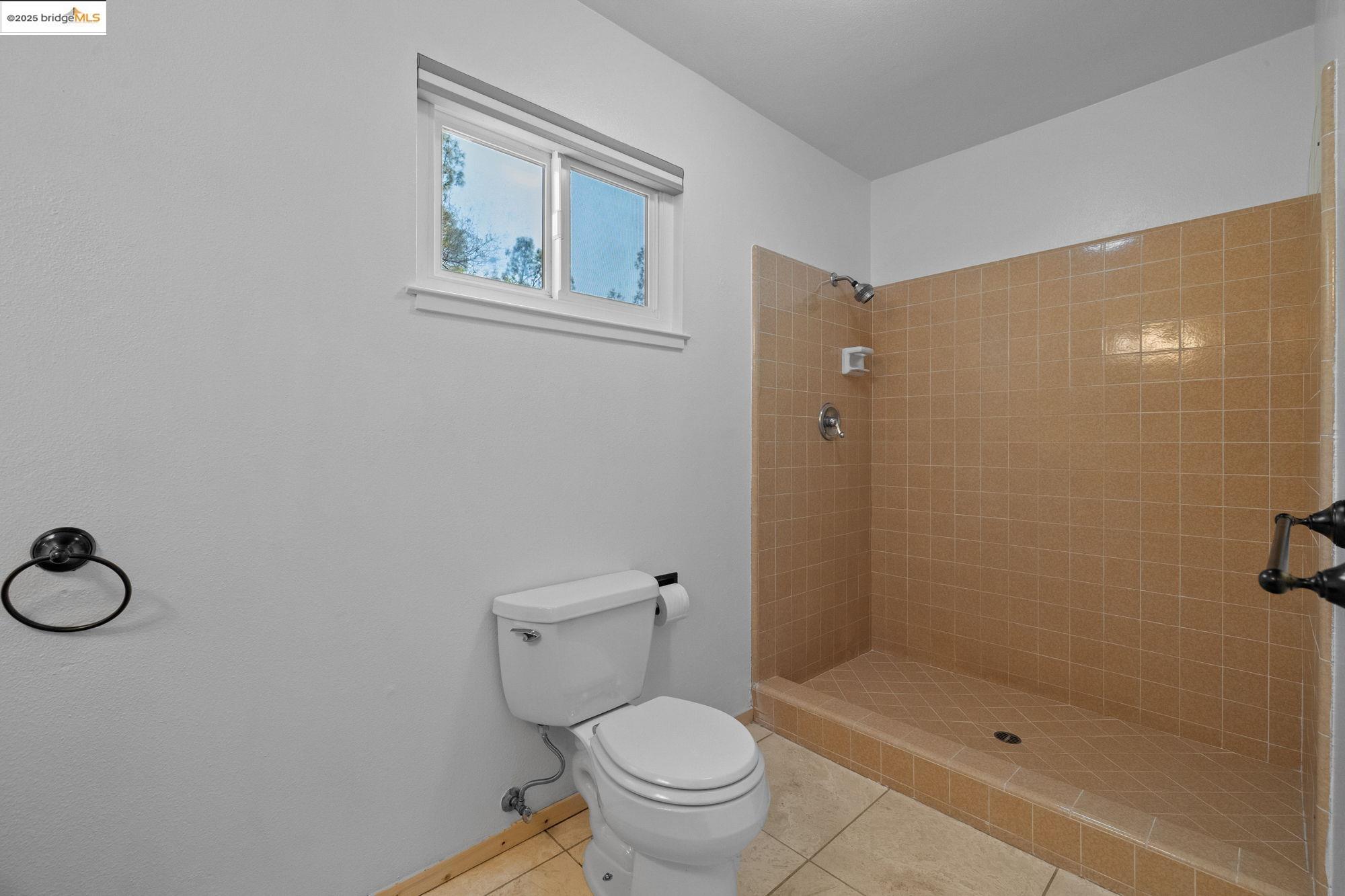 Detail Gallery Image 26 of 41 For 18191 via Serena, Sonora,  CA 95370 - 3 Beds | 2/1 Baths