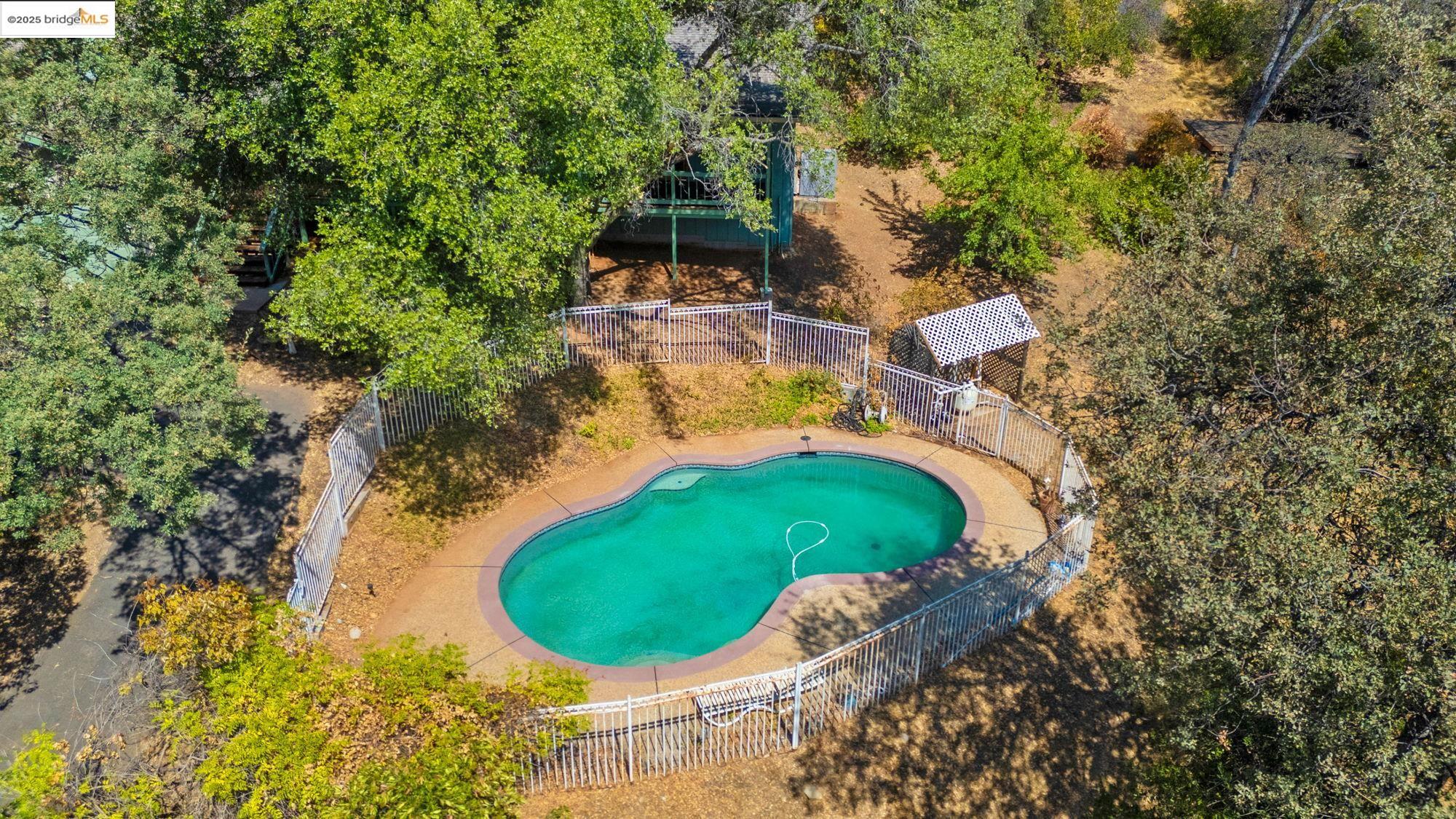 Detail Gallery Image 32 of 41 For 18191 via Serena, Sonora,  CA 95370 - 3 Beds | 2/1 Baths