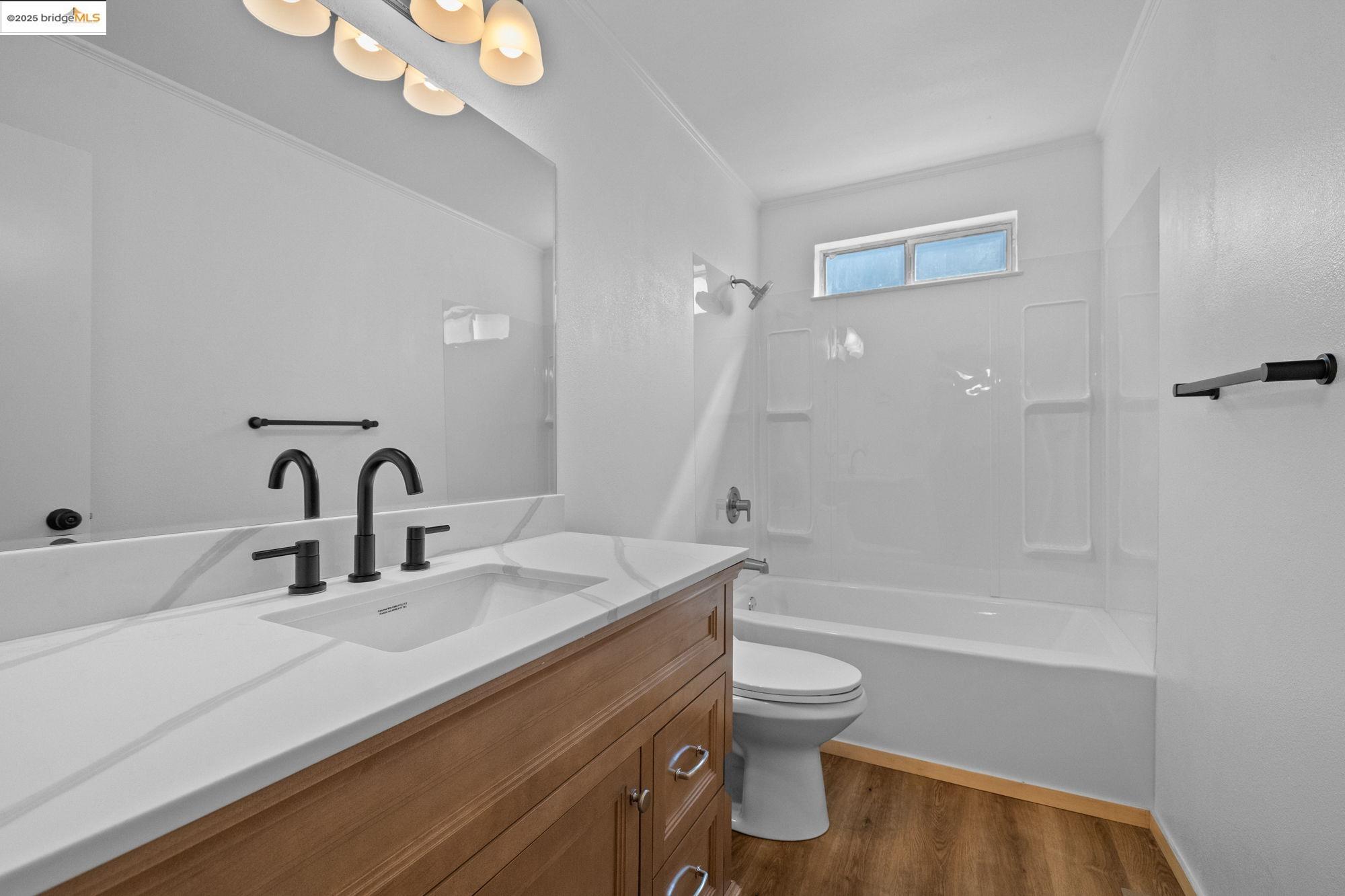 Detail Gallery Image 5 of 41 For 18191 via Serena, Sonora,  CA 95370 - 3 Beds | 2/1 Baths