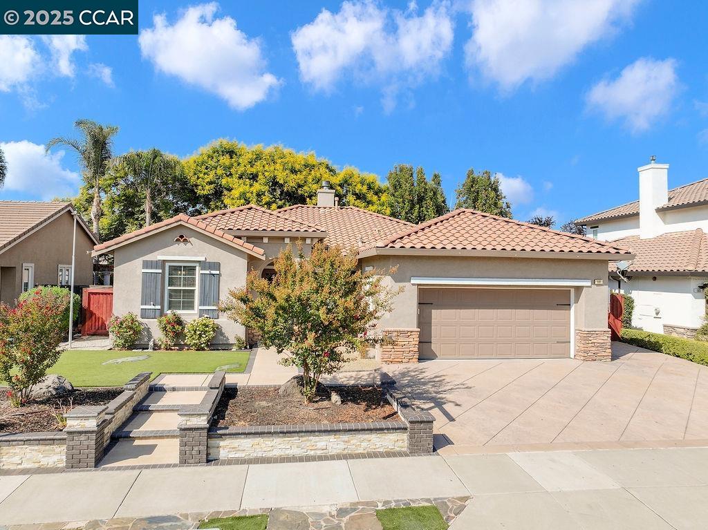 Detail Gallery Image 1 of 39 For 561 Mendota St, Brentwood,  CA 94513 - 3 Beds | 3 Baths