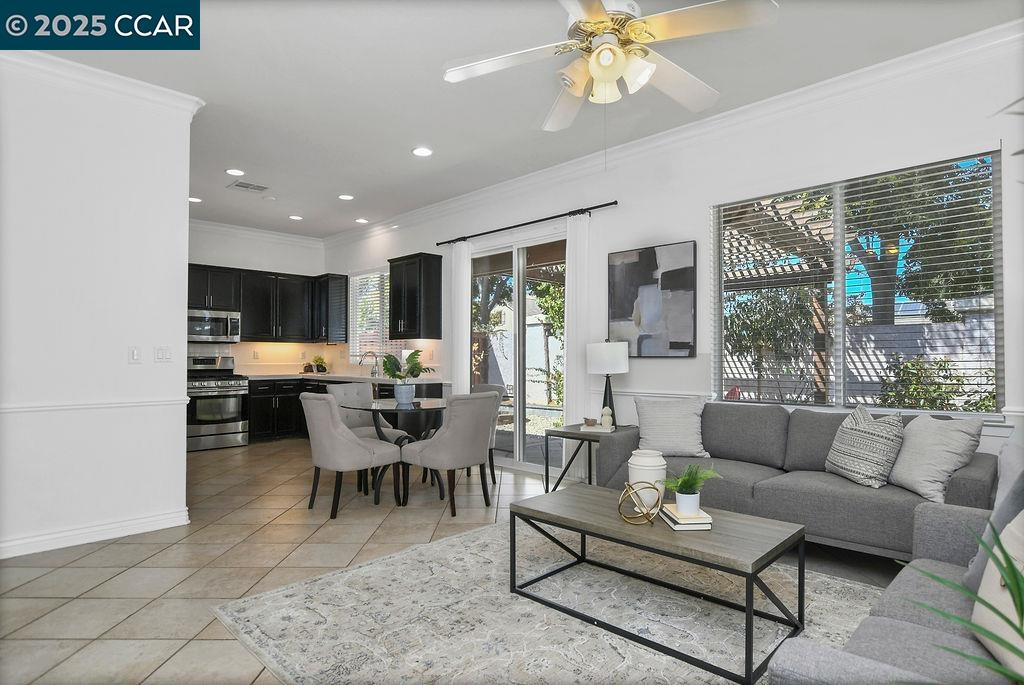 Detail Gallery Image 11 of 39 For 561 Mendota St, Brentwood,  CA 94513 - 3 Beds | 3 Baths