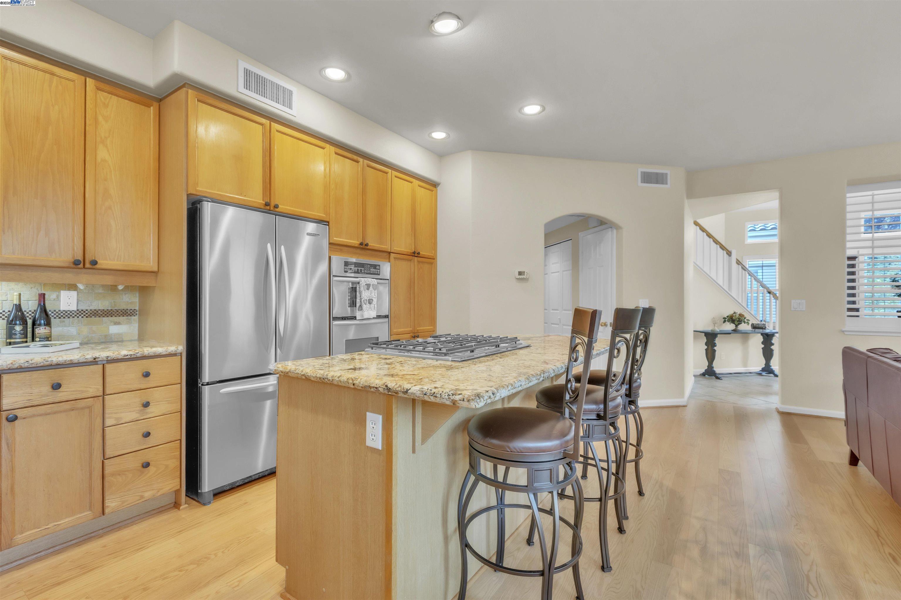 Detail Gallery Image 13 of 38 For 4385 Diavila Ave, Pleasanton,  CA 94588 - 3 Beds | 2/1 Baths