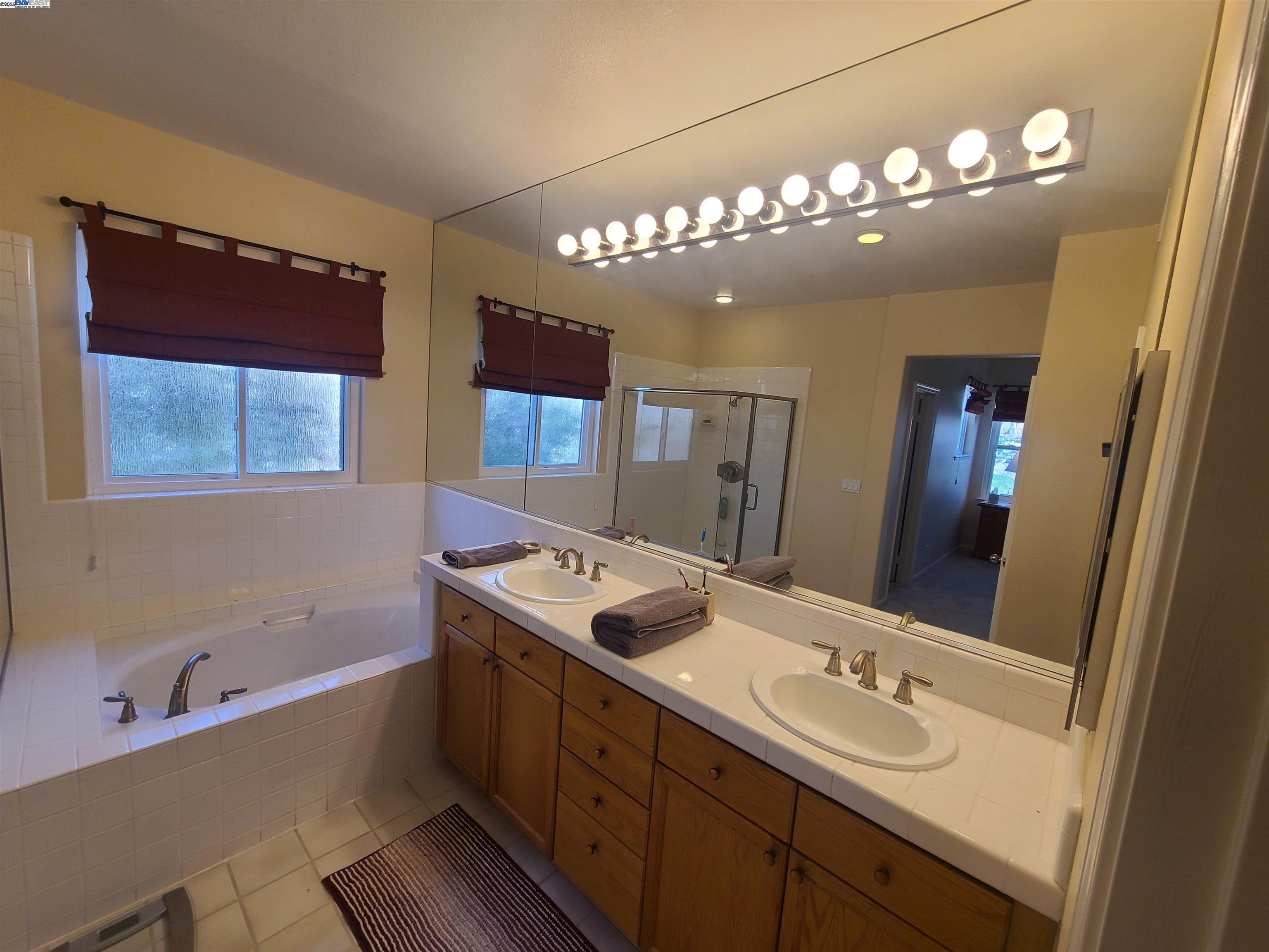 Detail Gallery Image 16 of 24 For 4385 Diavila Ave, Pleasanton,  CA 94588 - 3 Beds | 2/1 Baths