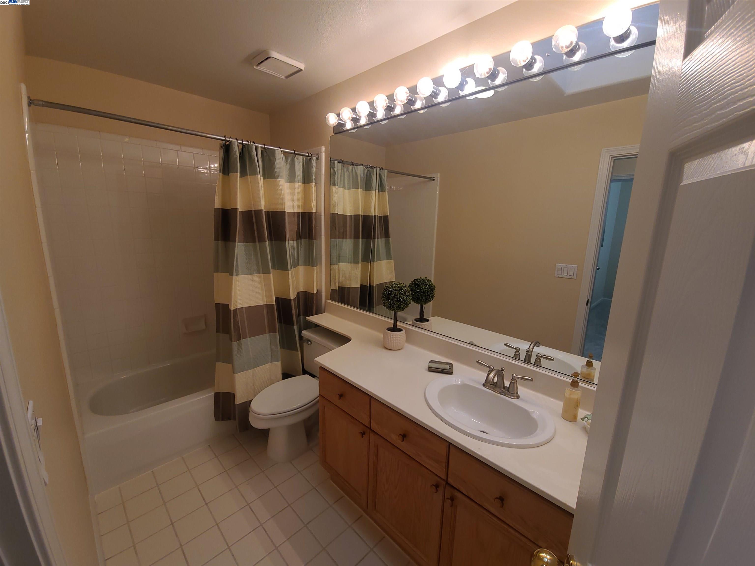 Detail Gallery Image 19 of 24 For 4385 Diavila Ave, Pleasanton,  CA 94588 - 3 Beds | 2/1 Baths