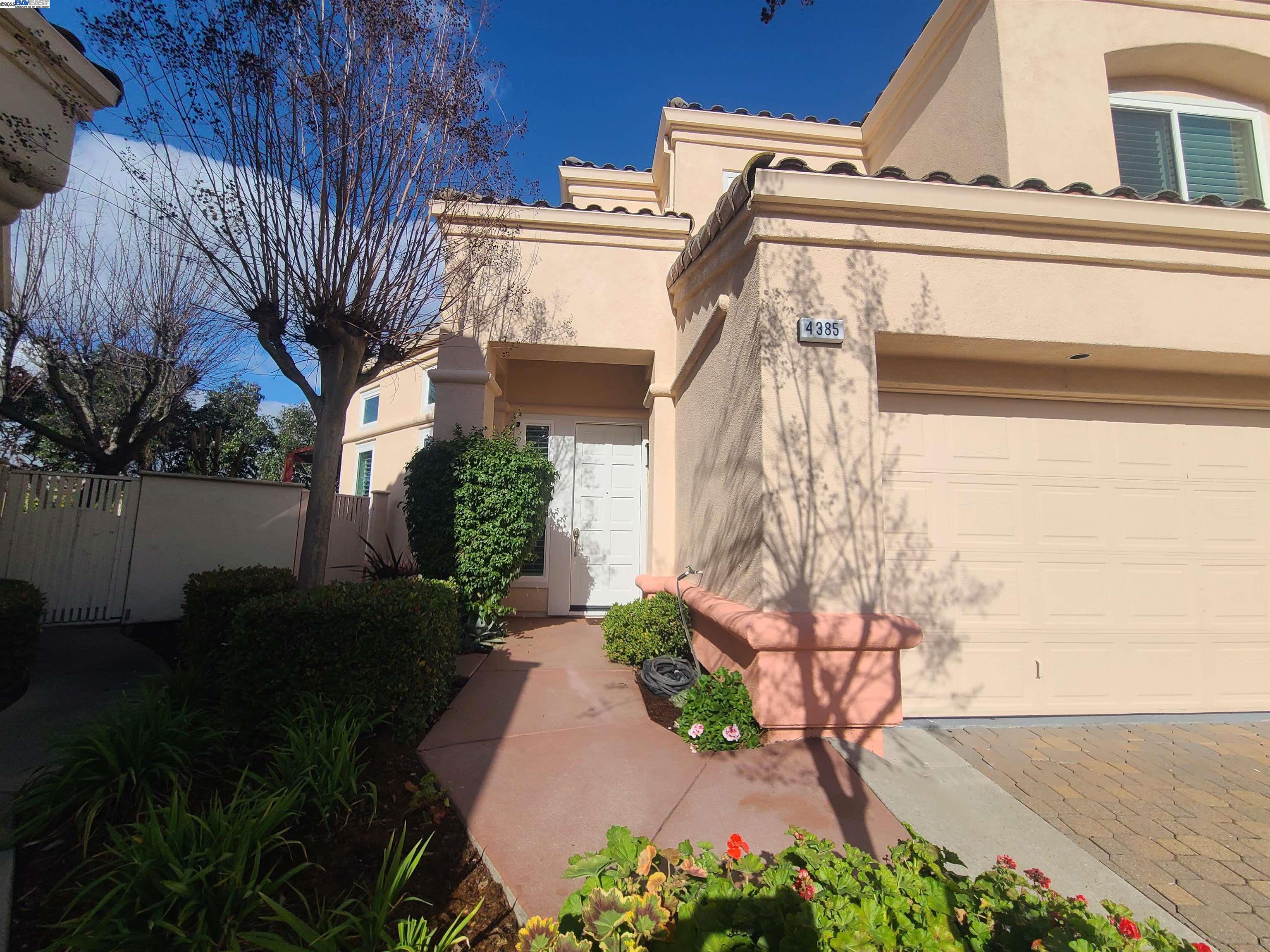 Detail Gallery Image 3 of 24 For 4385 Diavila Ave, Pleasanton,  CA 94588 - 3 Beds | 2/1 Baths