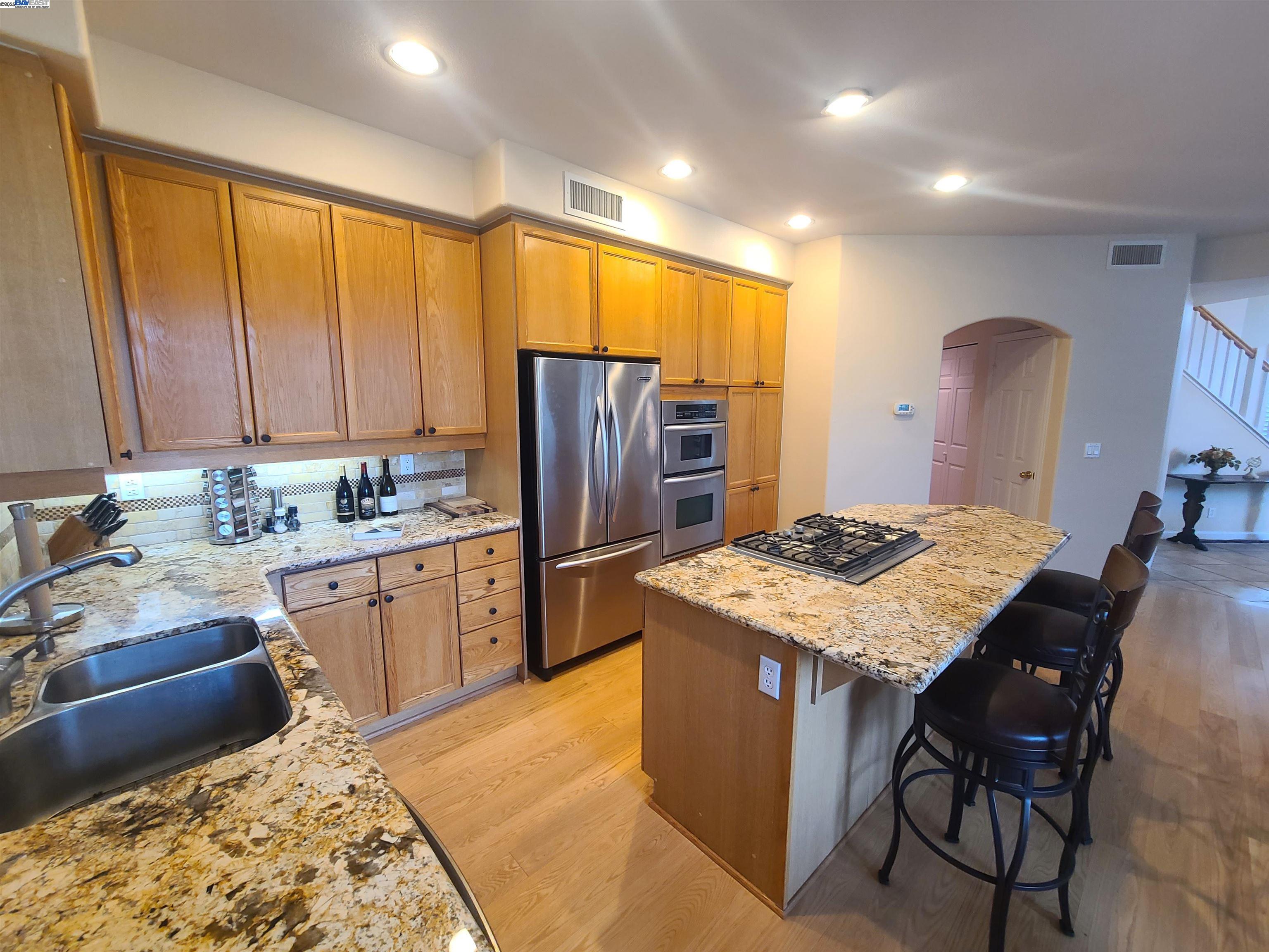 Detail Gallery Image 9 of 24 For 4385 Diavila Ave, Pleasanton,  CA 94588 - 3 Beds | 2/1 Baths