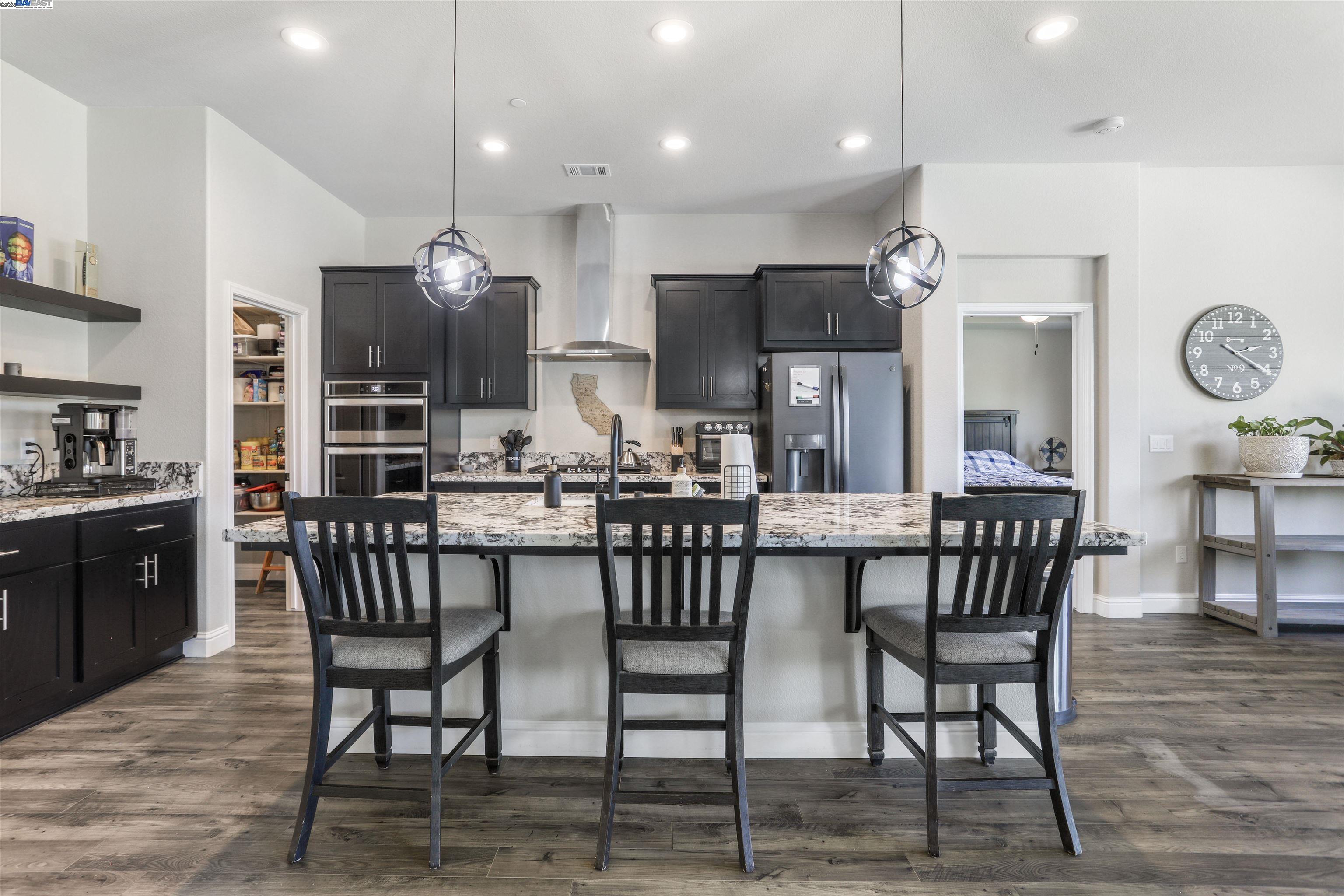 Detail Gallery Image 14 of 43 For 2178 Al Fonseca Ln, Manteca,  CA 95337 - 4 Beds | 3/1 Baths