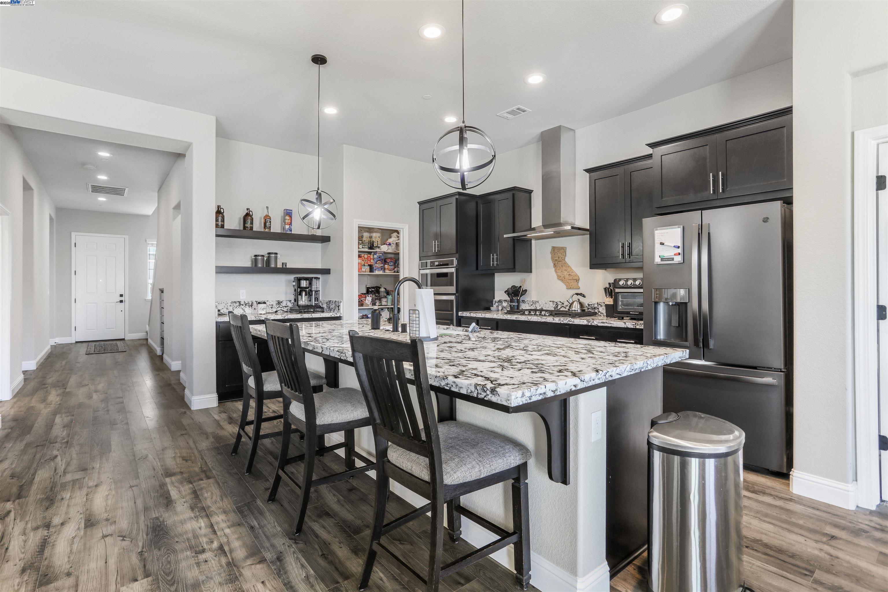 Detail Gallery Image 15 of 43 For 2178 Al Fonseca Ln, Manteca,  CA 95337 - 4 Beds | 3/1 Baths
