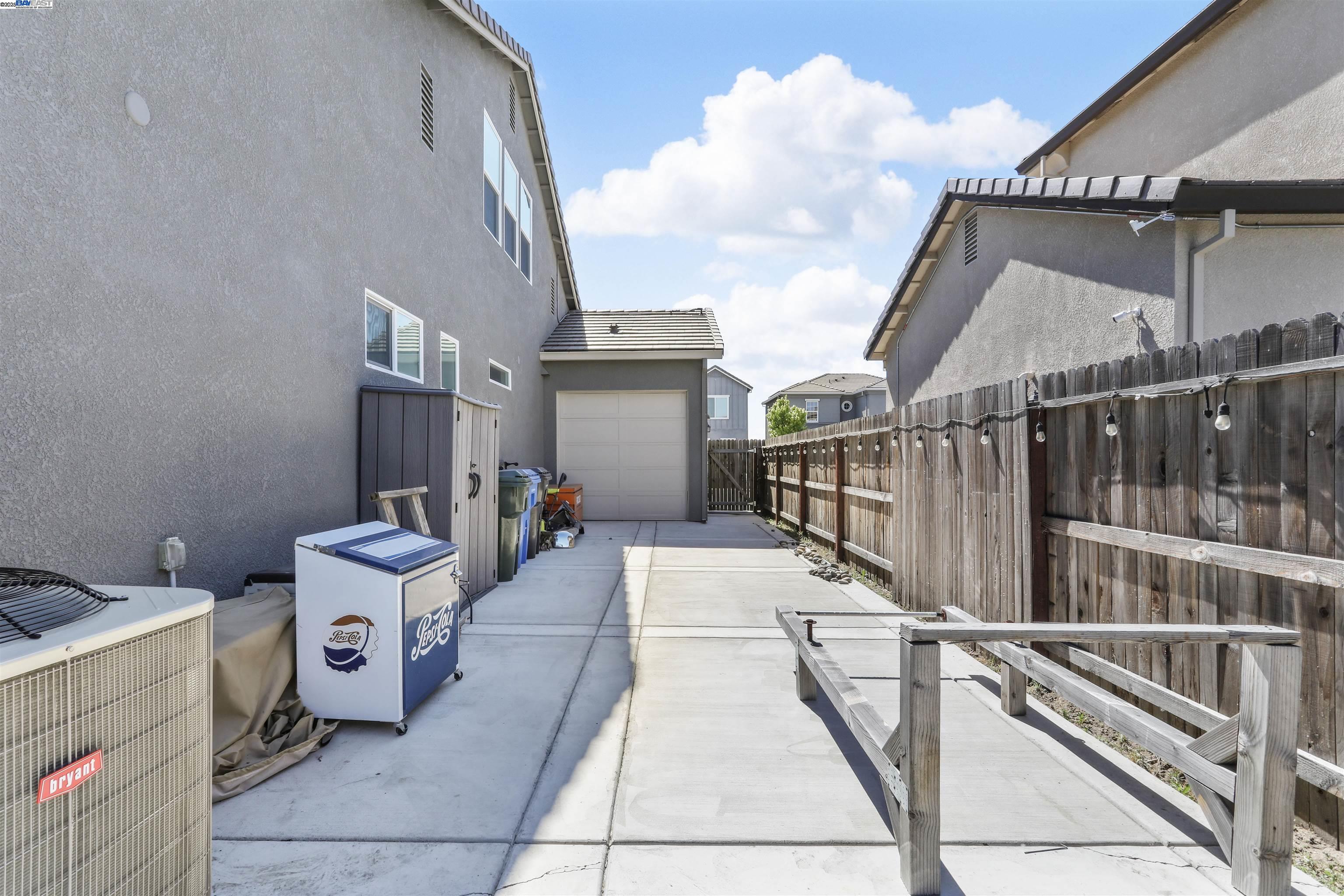 Detail Gallery Image 41 of 43 For 2178 Al Fonseca Ln, Manteca,  CA 95337 - 4 Beds | 3/1 Baths