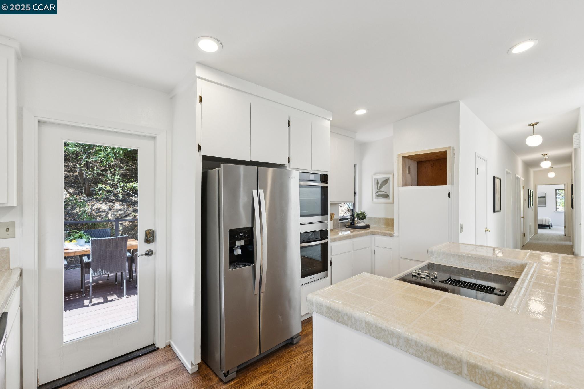 Detail Gallery Image 12 of 39 For 39 Saint Stephens Dr, Orinda,  CA 94563 - 4 Beds | 2/1 Baths