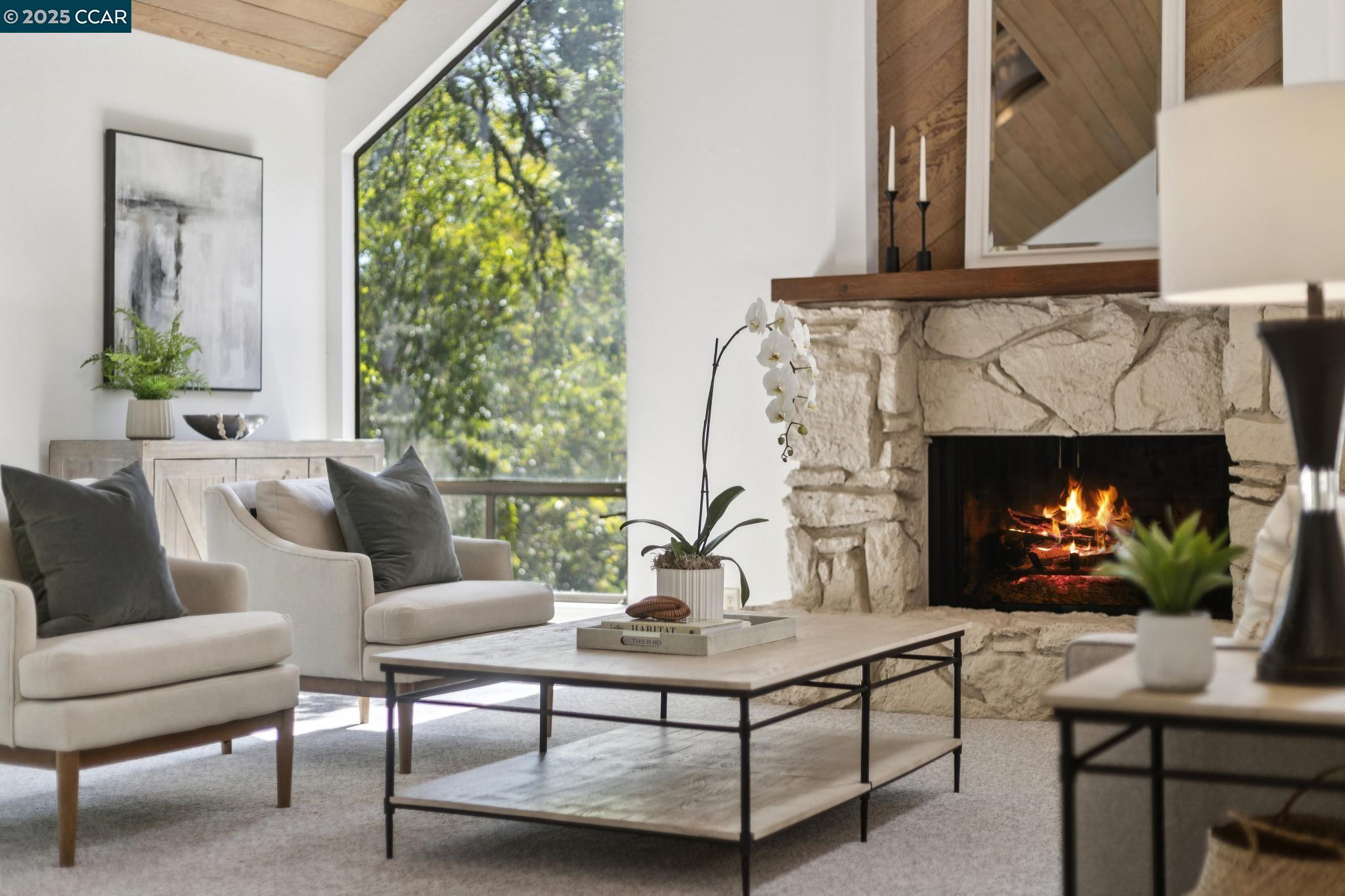 Detail Gallery Image 5 of 39 For 39 Saint Stephens Dr, Orinda,  CA 94563 - 4 Beds | 2/1 Baths