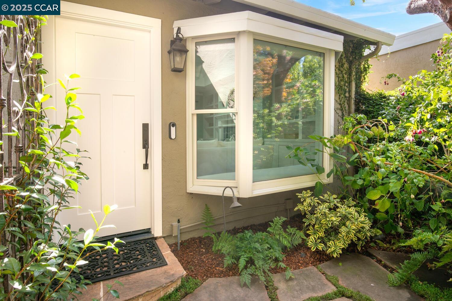 Detail Gallery Image 4 of 26 For 5390 Black Ave, Pleasanton,  CA 94566 - 2 Beds | 2 Baths