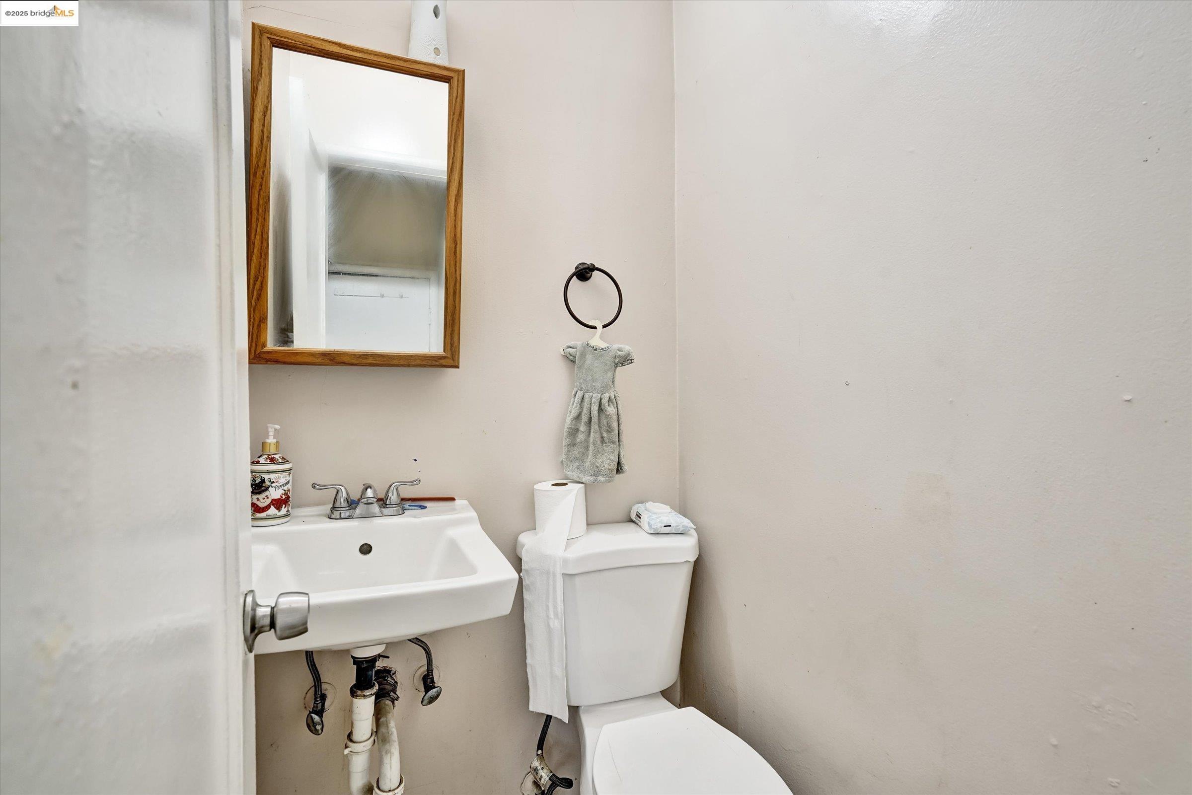 Detail Gallery Image 18 of 48 For 1390 Highland Blvd, Hayward,  CA 94542 - – Beds | – Baths