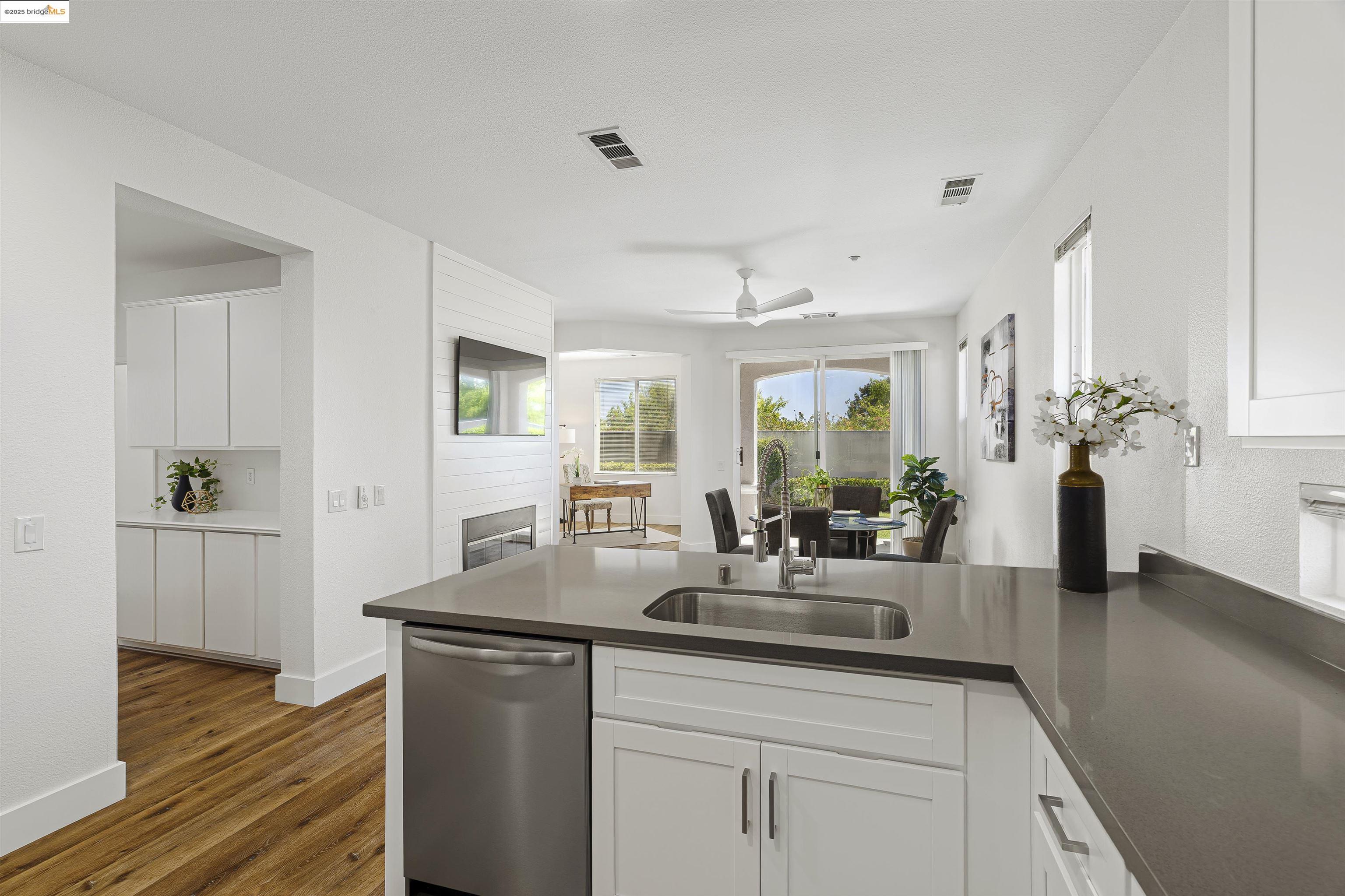 Detail Gallery Image 6 of 51 For 1040 Bismarck Terr, Brentwood,  CA 94513 - 2 Beds | 2 Baths