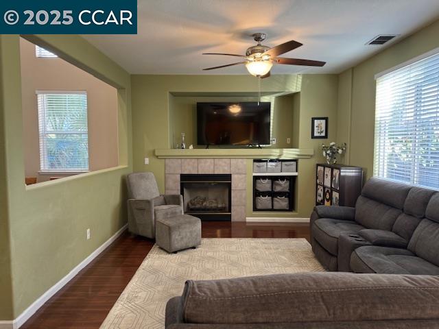 Detail Gallery Image 7 of 25 For 967 Cape May Dr, Pittsburg,  CA 94565 - 4 Beds | 2/1 Baths