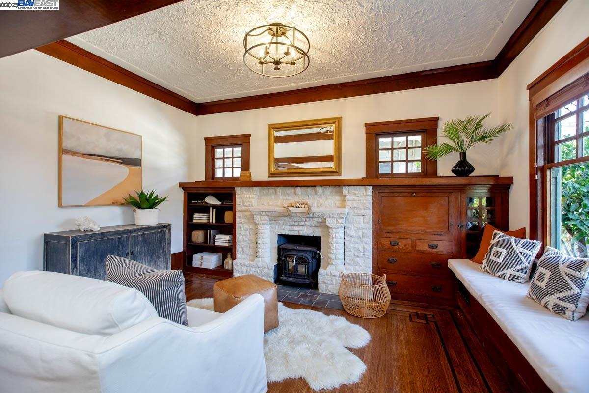Detail Gallery Image 11 of 60 For 3242 Garfield Ave, Alameda,  CA 94501 - 4 Beds | 2 Baths