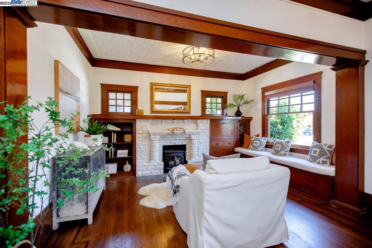 Detail Gallery Image 12 of 60 For 3242 Garfield Ave, Alameda,  CA 94501 - 4 Beds | 2 Baths