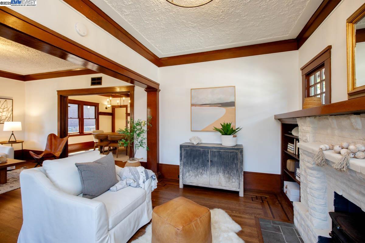 Detail Gallery Image 14 of 60 For 3242 Garfield Ave, Alameda,  CA 94501 - 4 Beds | 2 Baths