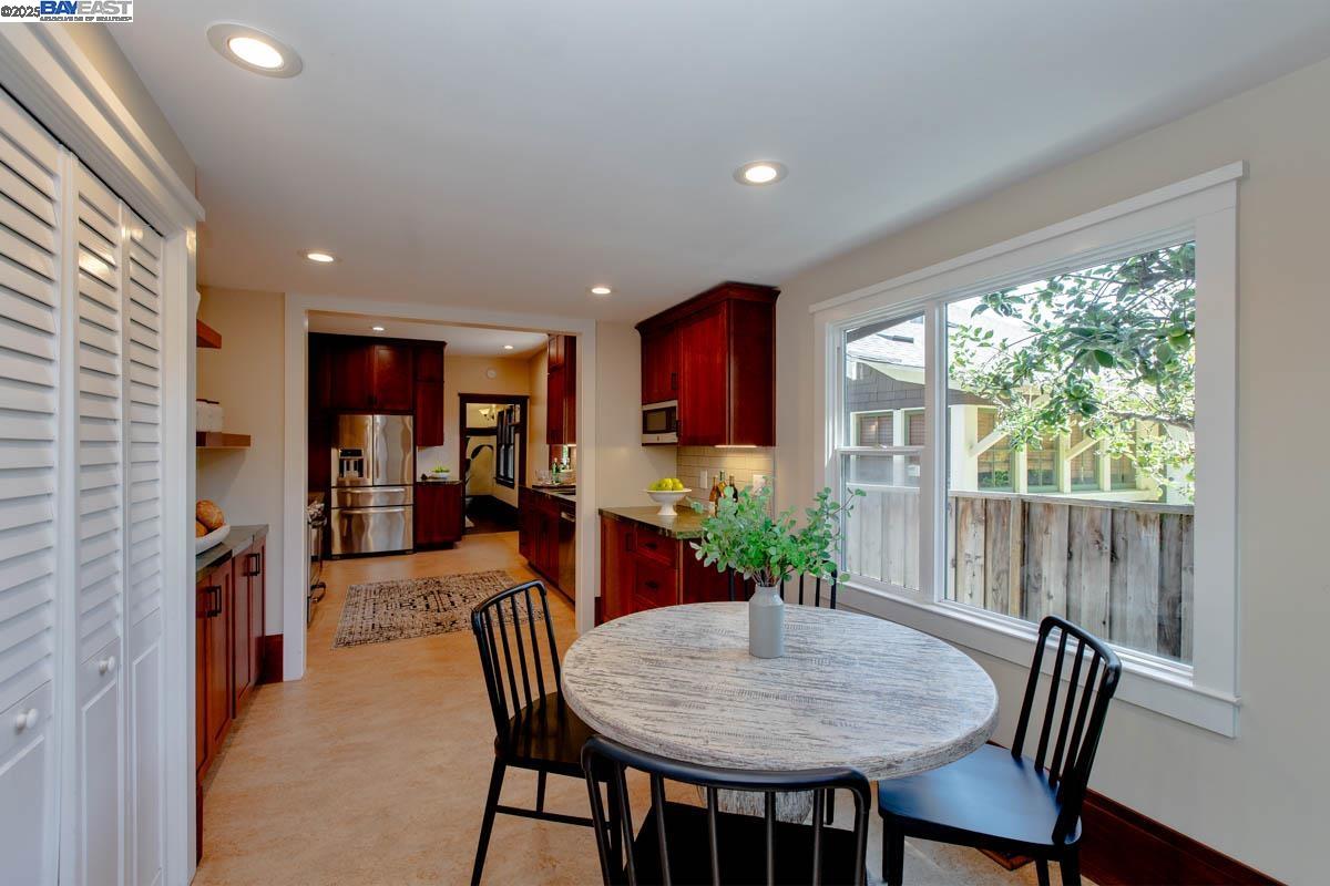 Detail Gallery Image 26 of 60 For 3242 Garfield Ave, Alameda,  CA 94501 - 4 Beds | 2 Baths