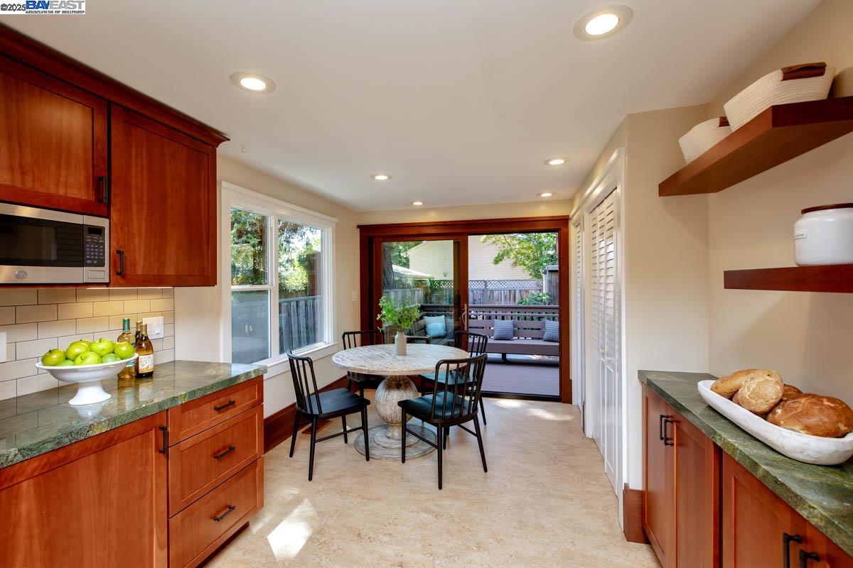 Detail Gallery Image 27 of 60 For 3242 Garfield Ave, Alameda,  CA 94501 - 4 Beds | 2 Baths