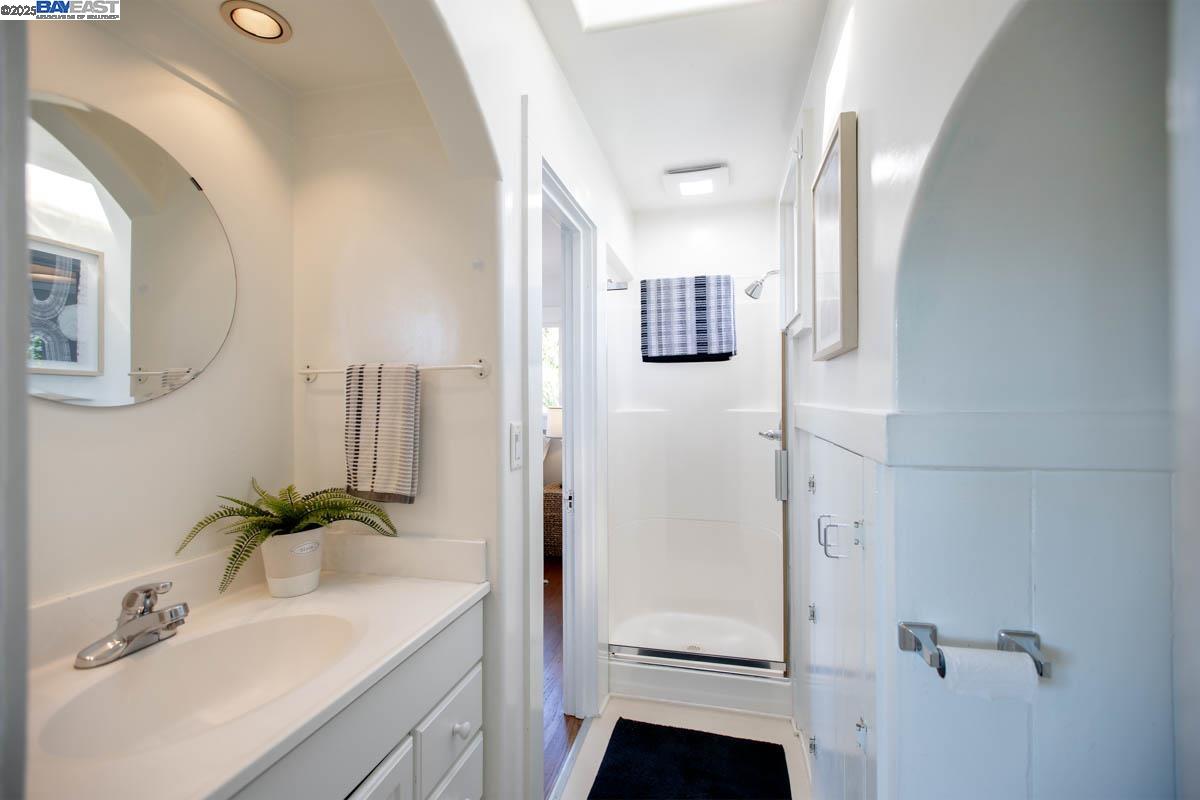 Detail Gallery Image 34 of 60 For 3242 Garfield Ave, Alameda,  CA 94501 - 4 Beds | 2 Baths