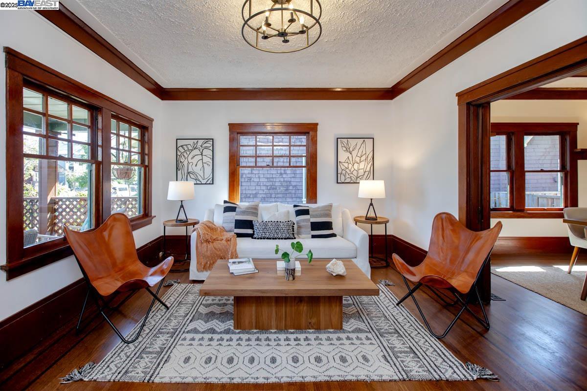Detail Gallery Image 8 of 60 For 3242 Garfield Ave, Alameda,  CA 94501 - 4 Beds | 2 Baths