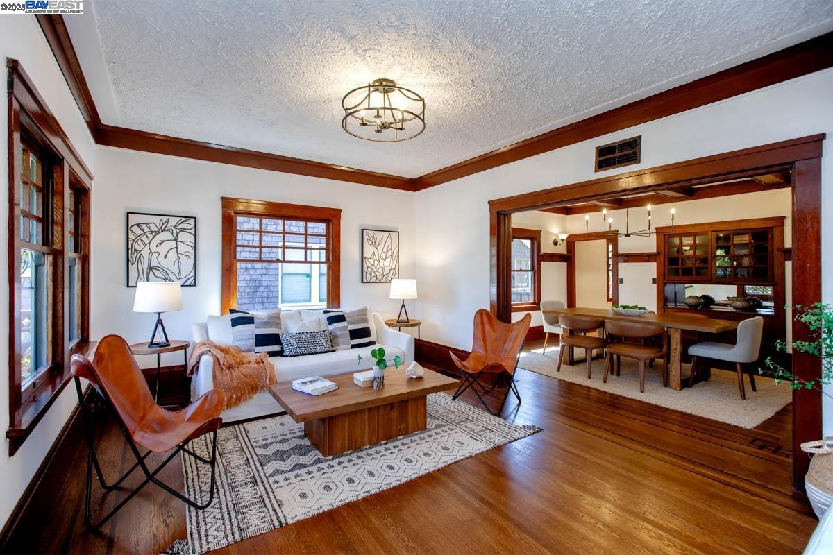 Detail Gallery Image 9 of 60 For 3242 Garfield Ave, Alameda,  CA 94501 - 4 Beds | 2 Baths