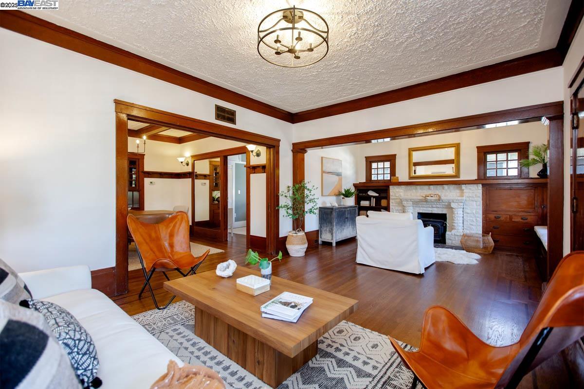 Detail Gallery Image 10 of 60 For 3242 Garfield Ave, Alameda,  CA 94501 - 4 Beds | 2 Baths