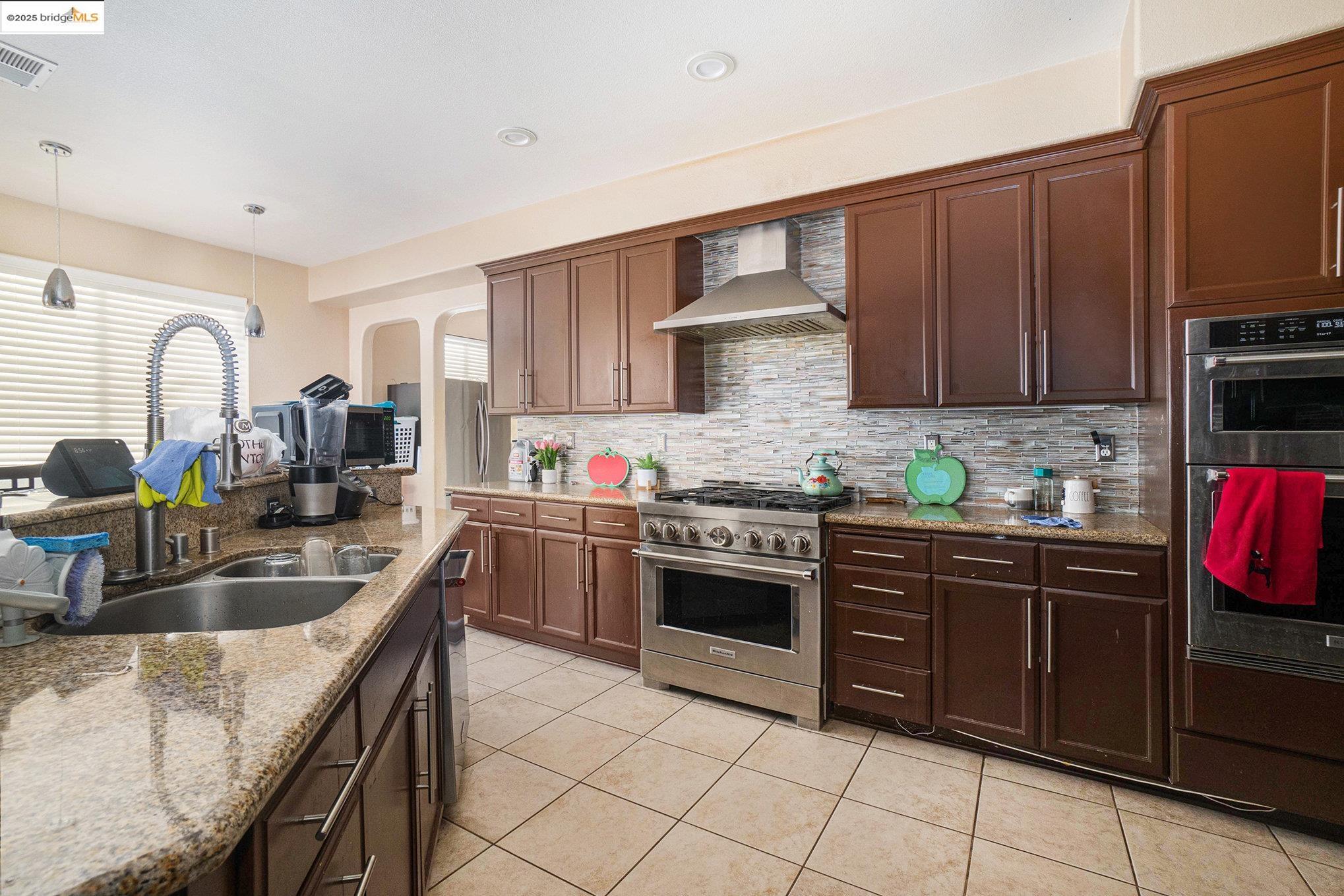 Detail Gallery Image 11 of 28 For 3238 Panda Ct, Antioch,  CA 94531 - 5 Beds | 3/1 Baths