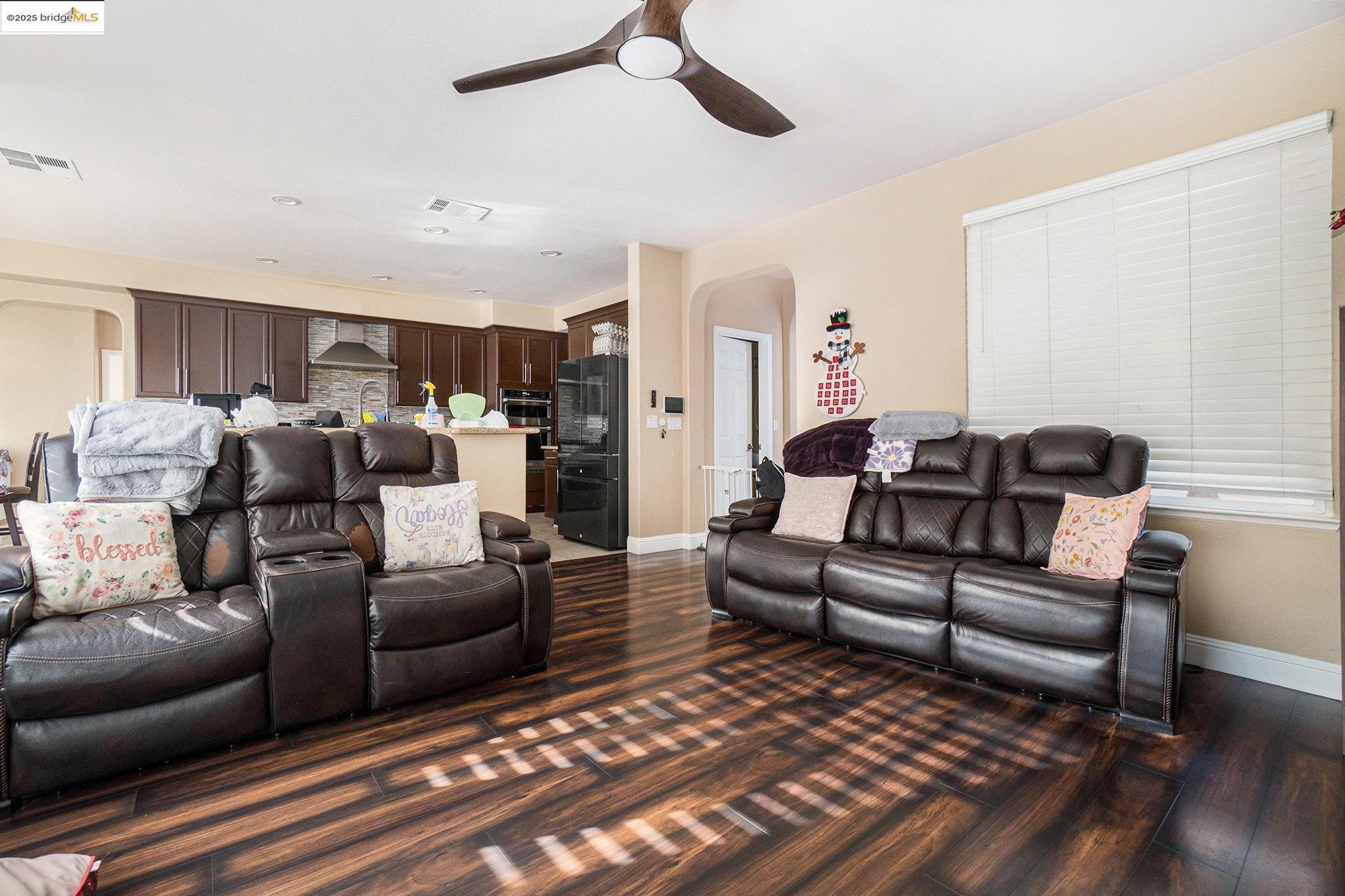 Detail Gallery Image 6 of 28 For 3238 Panda Ct, Antioch,  CA 94531 - 5 Beds | 3/1 Baths