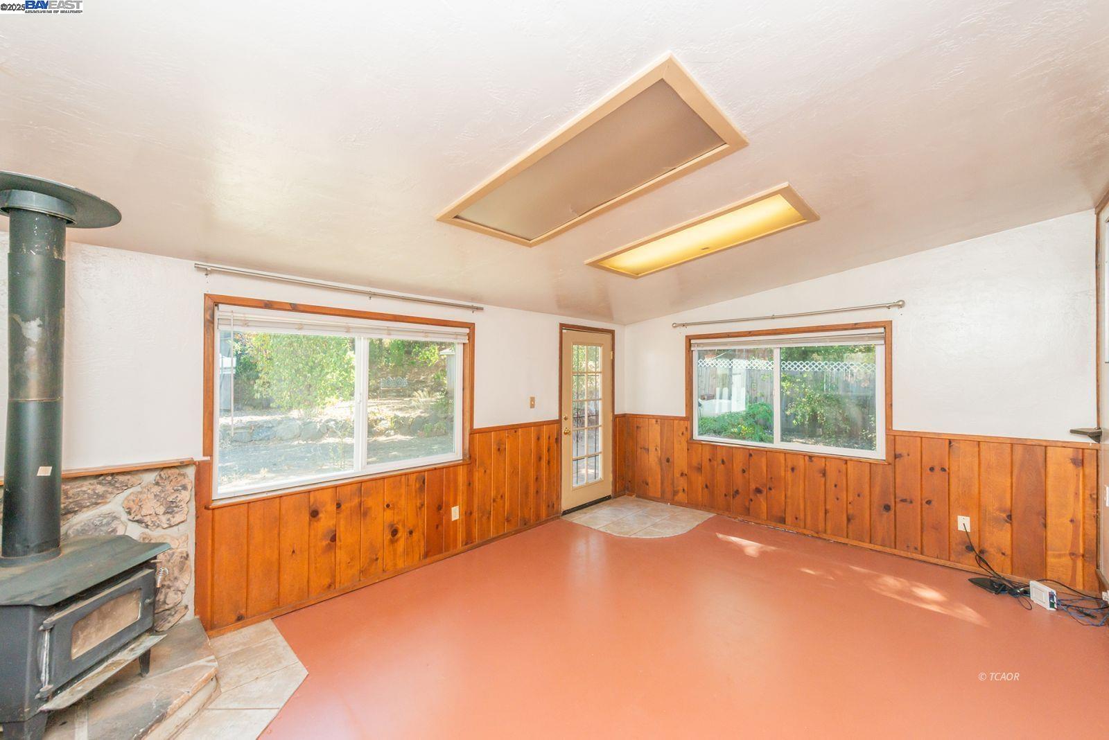 Detail Gallery Image 4 of 40 For 395 Masonic Ln, Weaverville,  CA 96093 - 3 Beds | 2 Baths