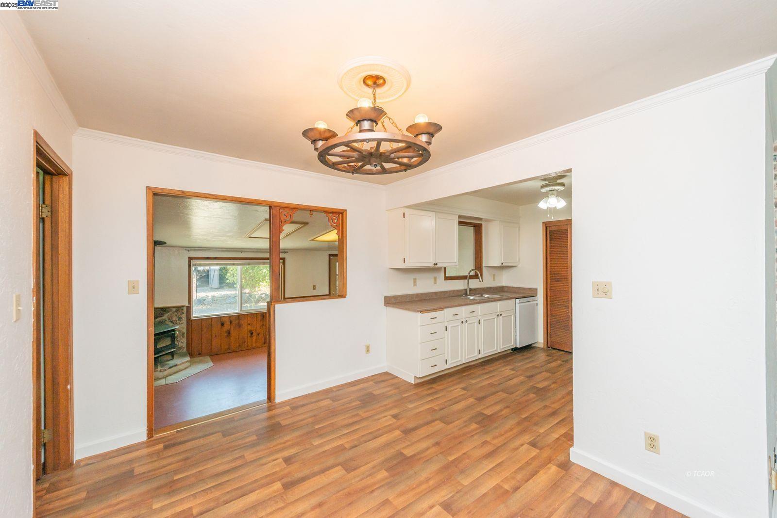 Detail Gallery Image 5 of 40 For 395 Masonic Ln, Weaverville,  CA 96093 - 3 Beds | 2 Baths
