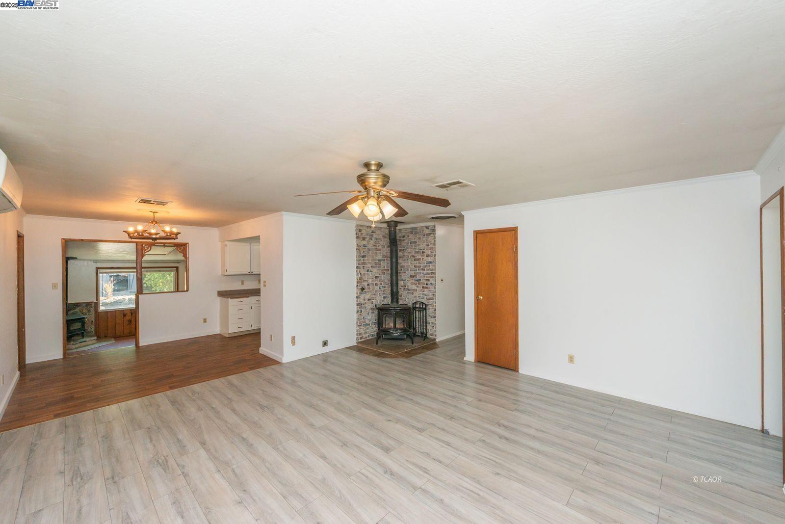 Detail Gallery Image 6 of 40 For 395 Masonic Ln, Weaverville,  CA 96093 - 3 Beds | 2 Baths