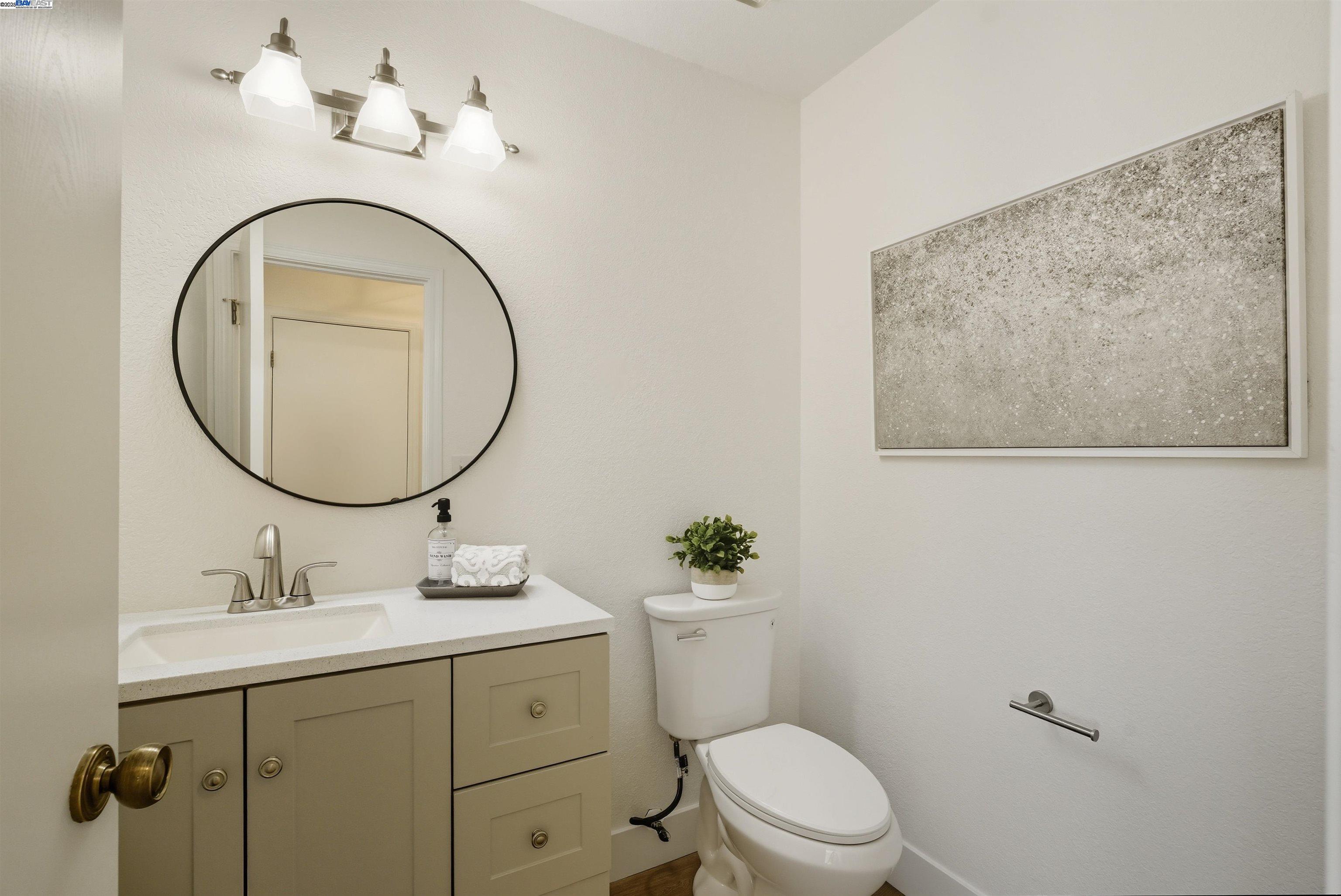 Detail Gallery Image 12 of 44 For 8027 Iglesia Drive, Dublin,  CA 94568-1366 - 4 Beds | 2/1 Baths