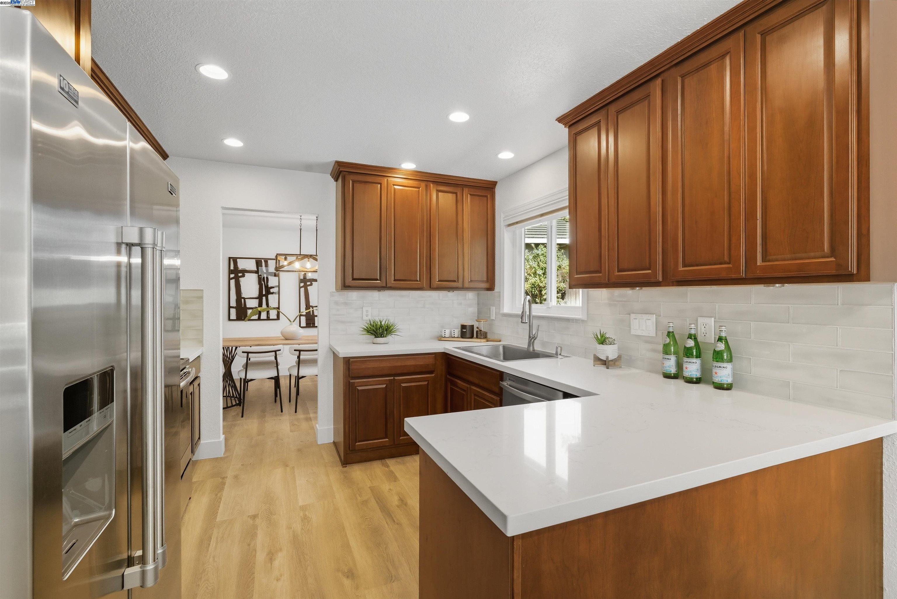 Detail Gallery Image 14 of 44 For 8027 Iglesia Drive, Dublin,  CA 94568-1366 - 4 Beds | 2/1 Baths