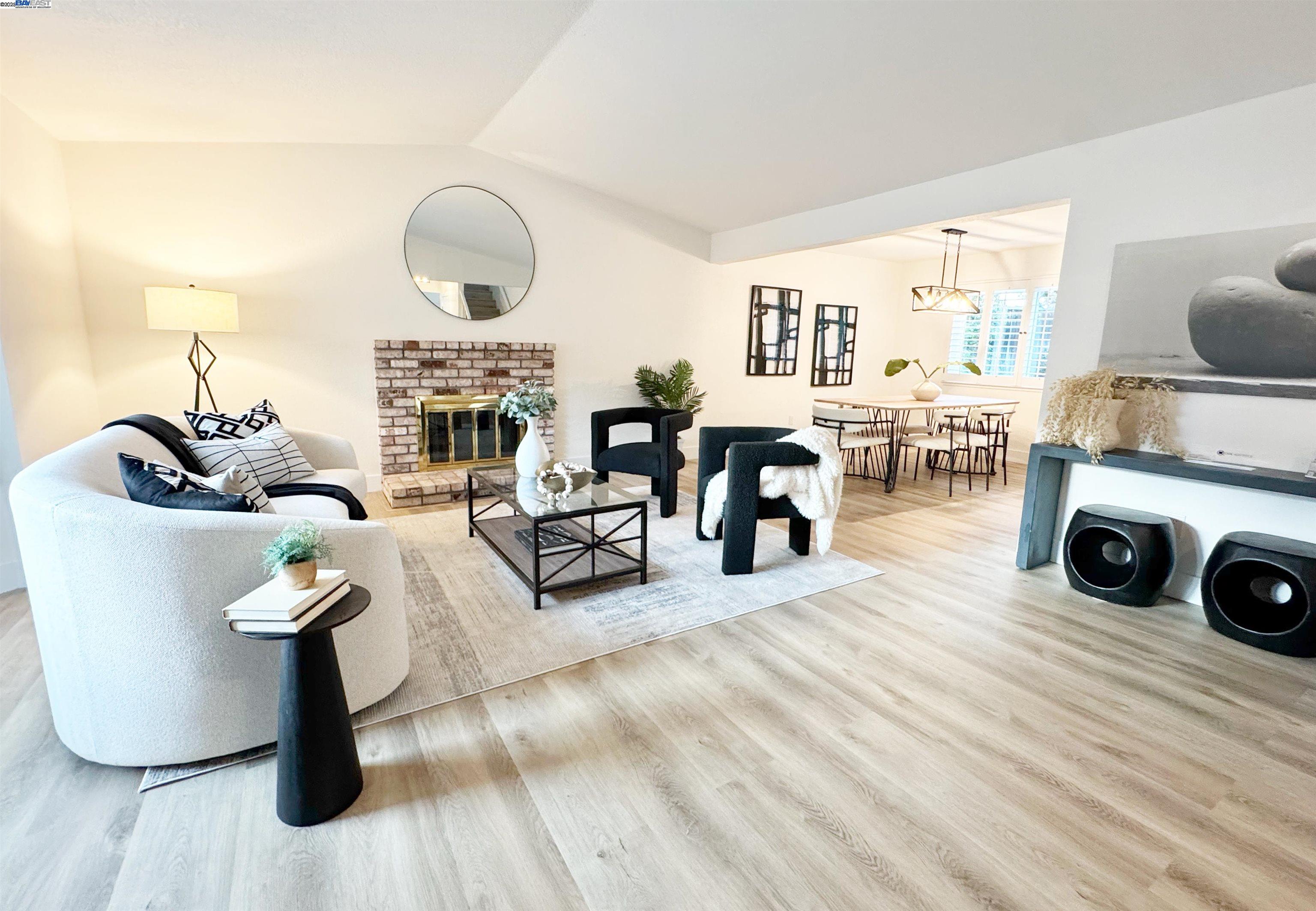 Detail Gallery Image 4 of 44 For 8027 Iglesia Drive, Dublin,  CA 94568-1366 - 4 Beds | 2/1 Baths
