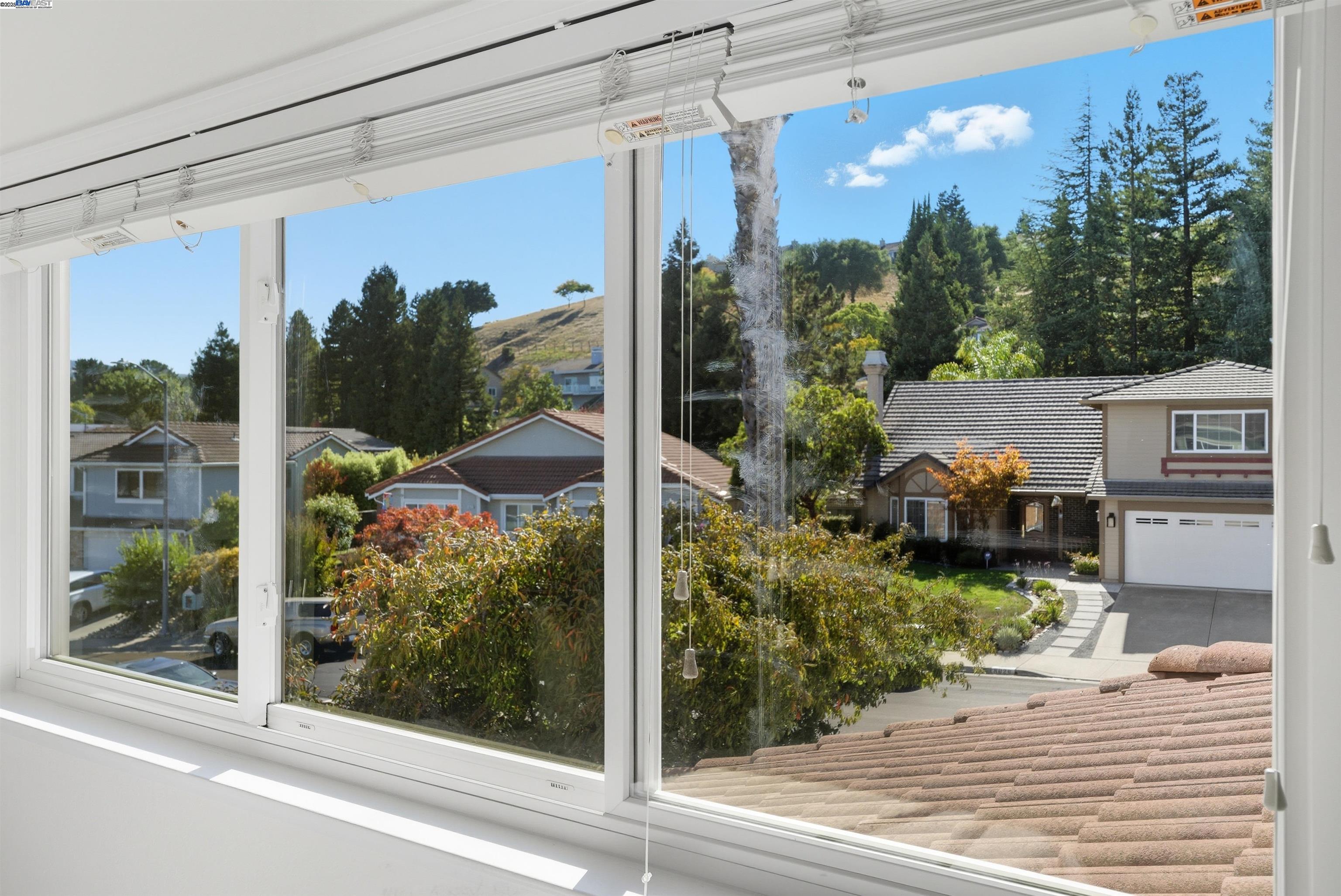 Detail Gallery Image 32 of 44 For 8027 Iglesia Drive, Dublin,  CA 94568-1366 - 4 Beds | 2/1 Baths