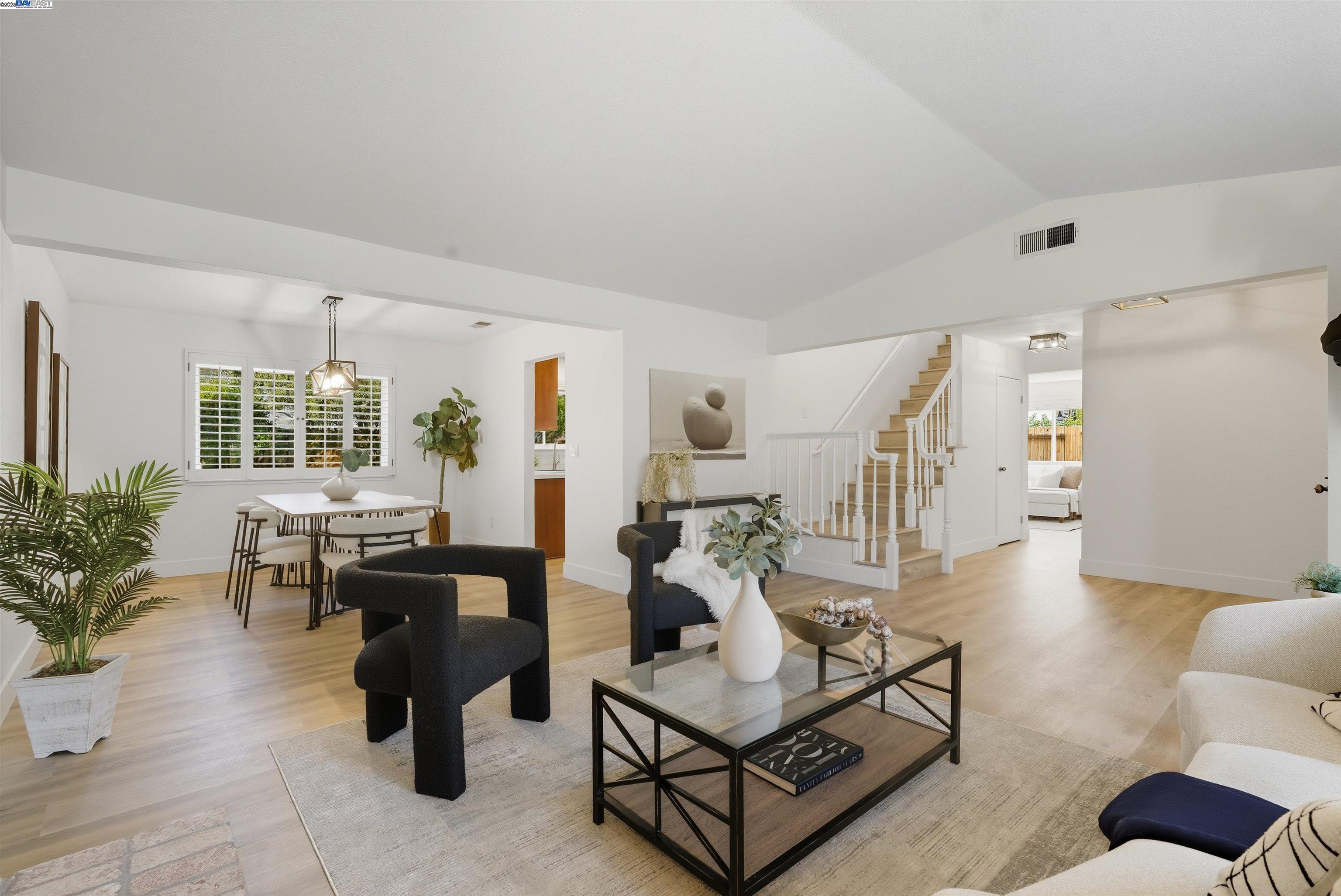 Detail Gallery Image 6 of 44 For 8027 Iglesia Drive, Dublin,  CA 94568-1366 - 4 Beds | 2/1 Baths