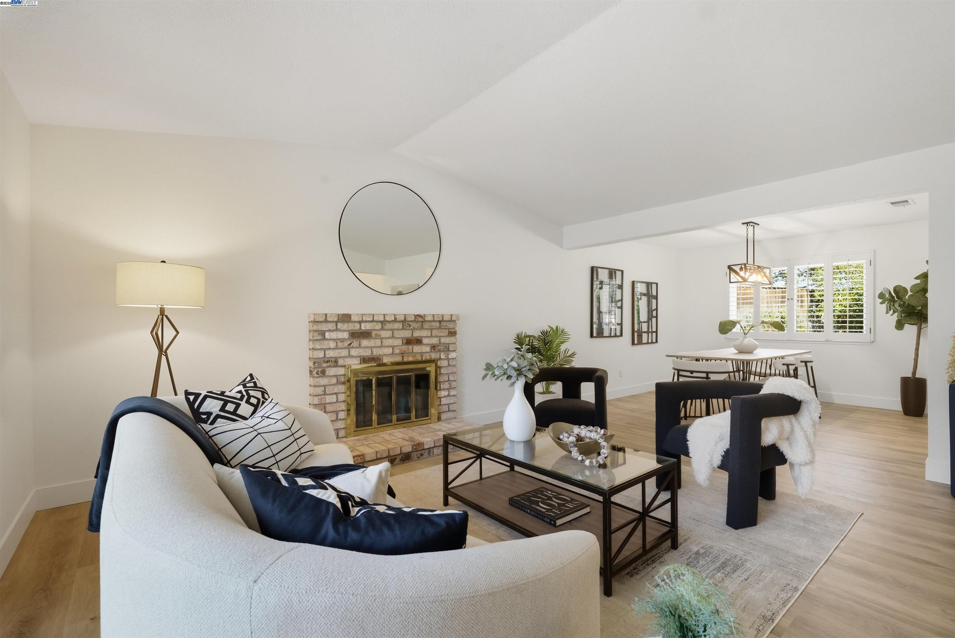 Detail Gallery Image 7 of 44 For 8027 Iglesia Drive, Dublin,  CA 94568-1366 - 4 Beds | 2/1 Baths