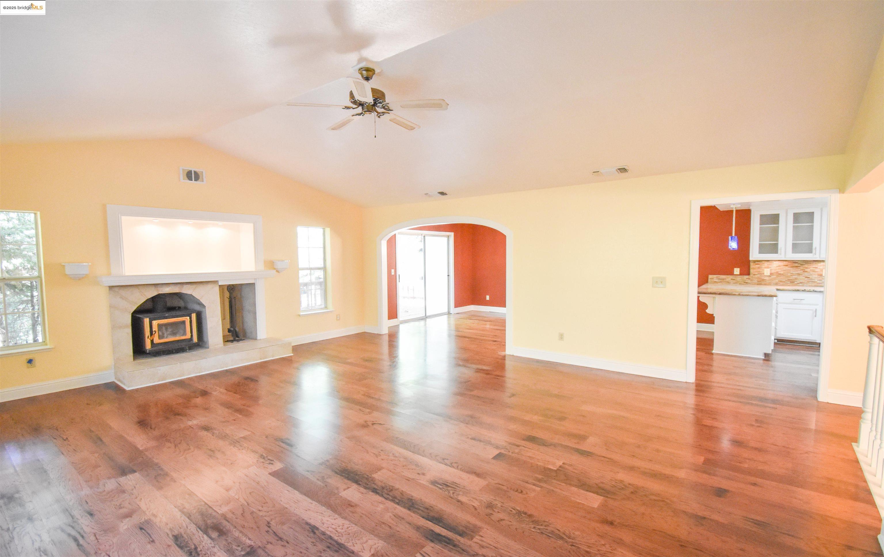 Detail Gallery Image 5 of 32 For 24311 Oxbow Ln, Sonora,  CA 95370 - 3 Beds | 2/1 Baths