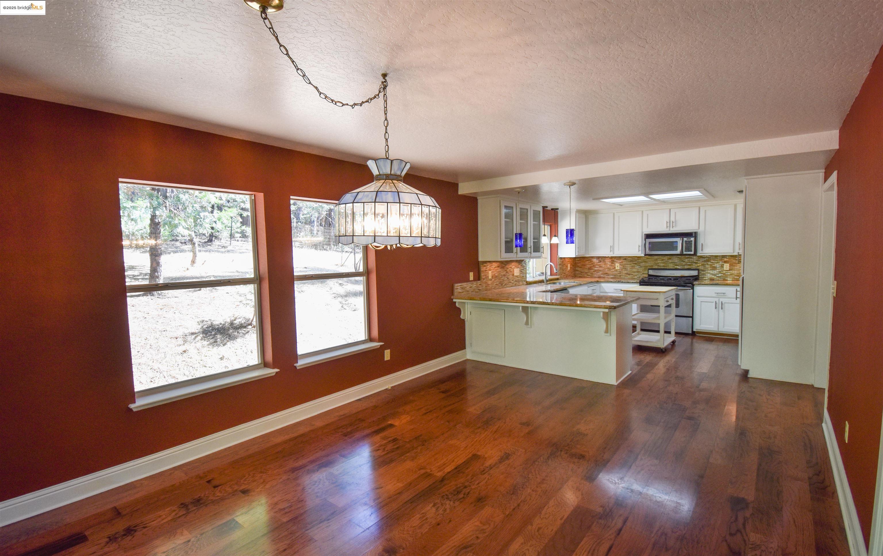 Detail Gallery Image 8 of 32 For 24311 Oxbow Ln, Sonora,  CA 95370 - 3 Beds | 2/1 Baths