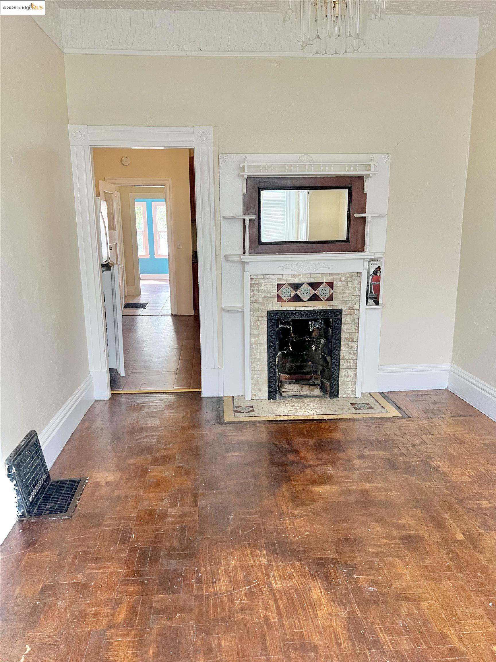 Detail Gallery Image 2 of 25 For 1826 Parker St, Berkeley,  CA 94703 - 2 Beds | 1 Baths