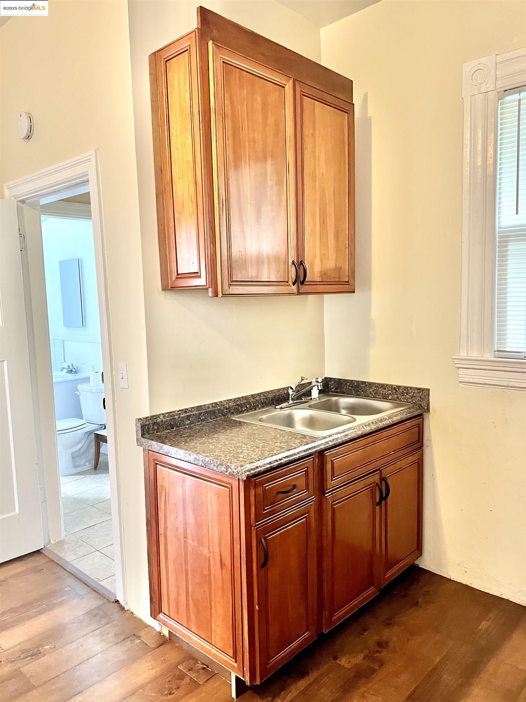 Detail Gallery Image 16 of 25 For 1826 Parker St, Berkeley,  CA 94703 - 2 Beds | 1 Baths