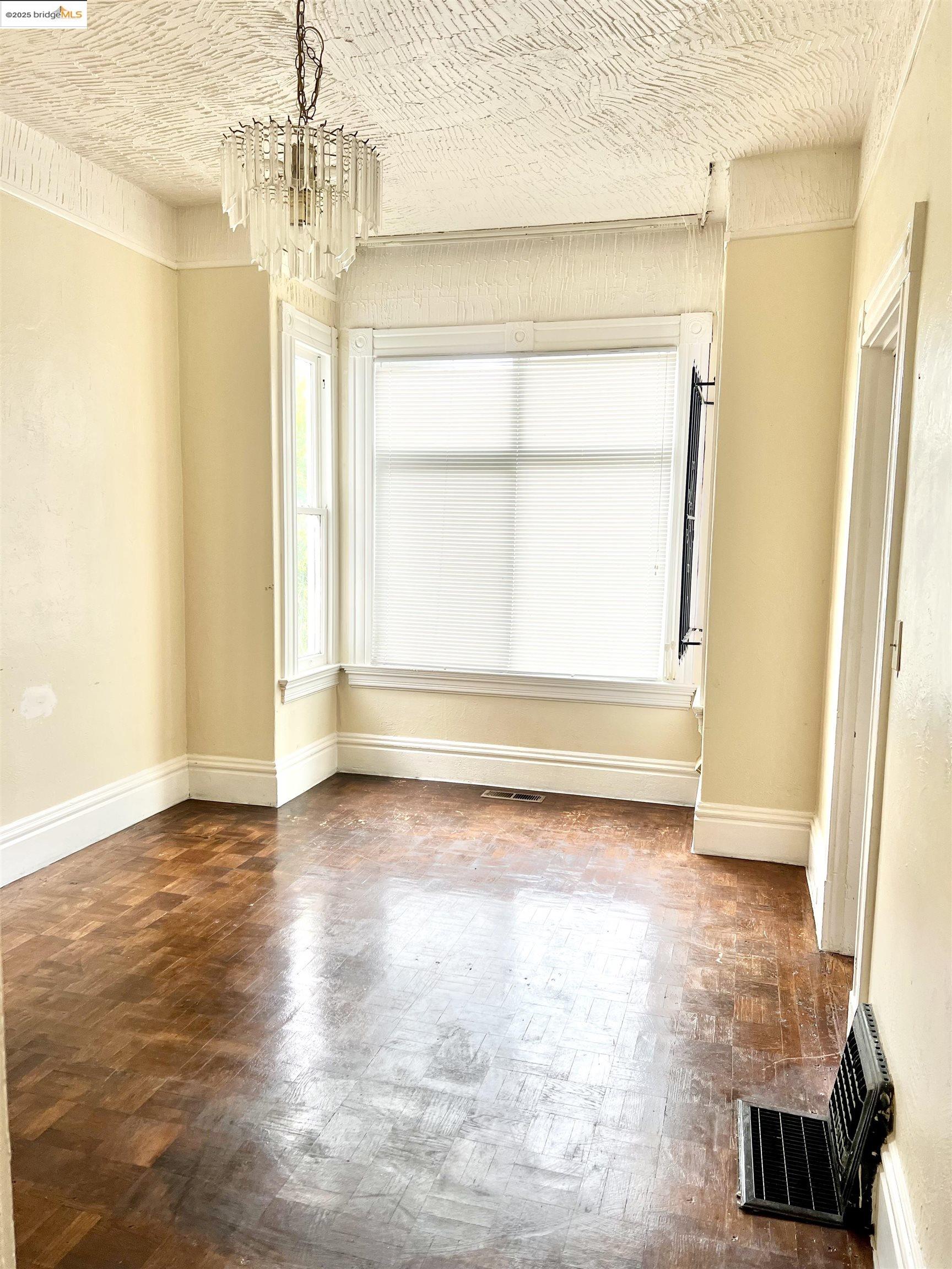 Detail Gallery Image 3 of 25 For 1826 Parker St, Berkeley,  CA 94703 - 2 Beds | 1 Baths