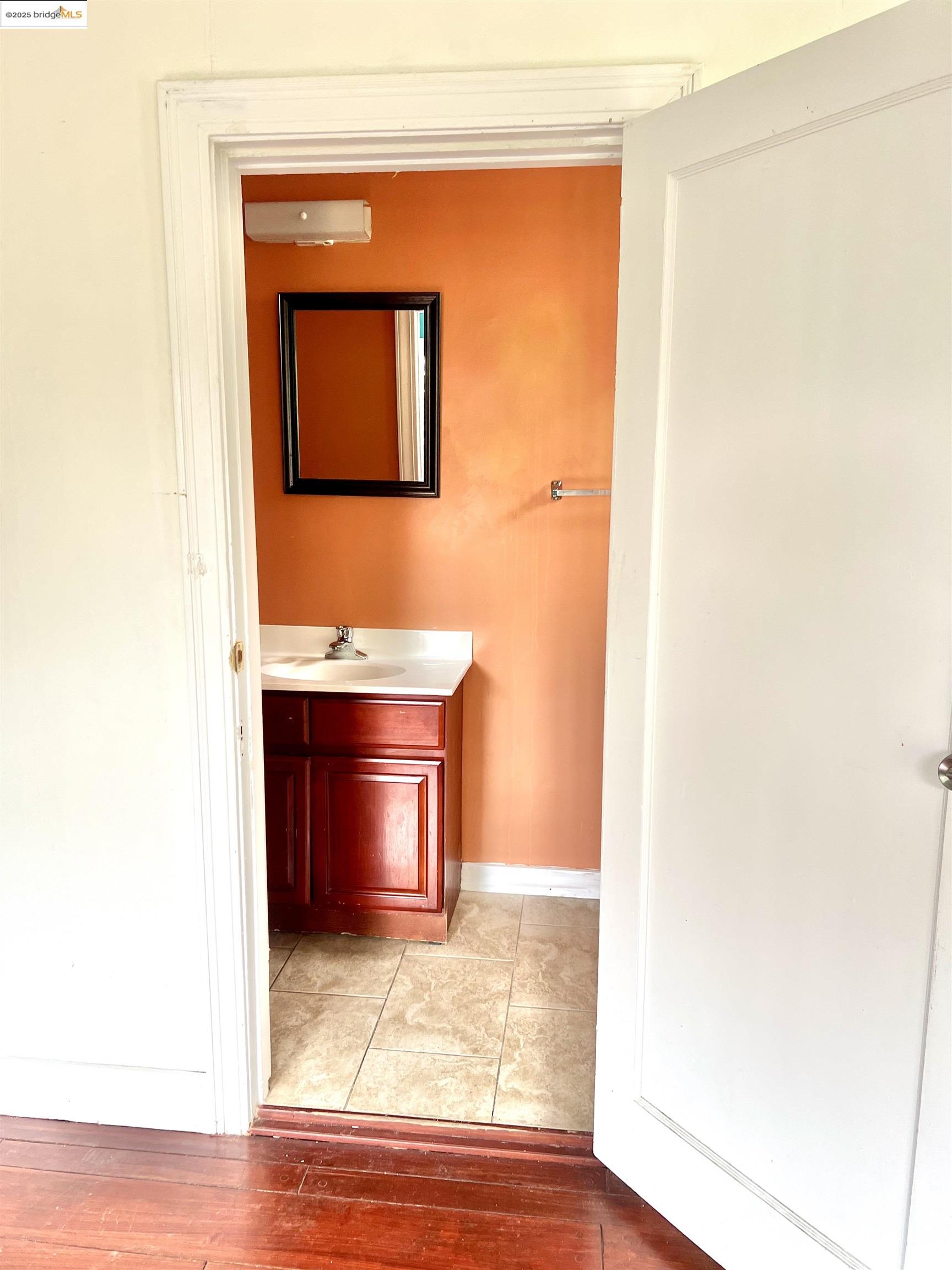Detail Gallery Image 22 of 25 For 1826 Parker St, Berkeley,  CA 94703 - 2 Beds | 1 Baths
