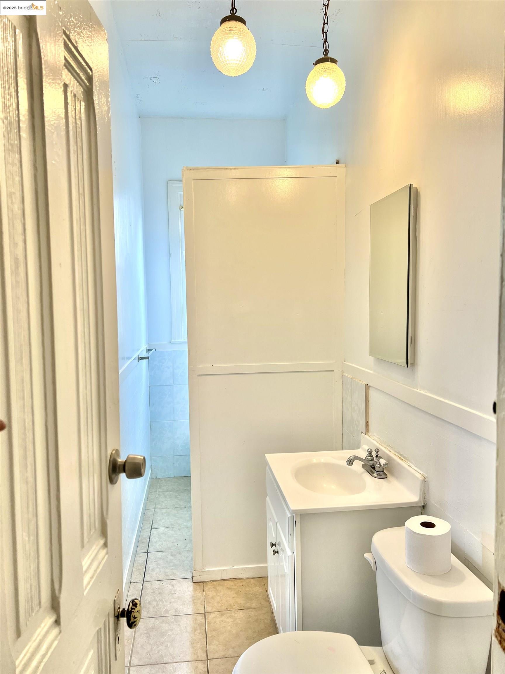 Detail Gallery Image 9 of 25 For 1826 Parker St, Berkeley,  CA 94703 - 2 Beds | 1 Baths