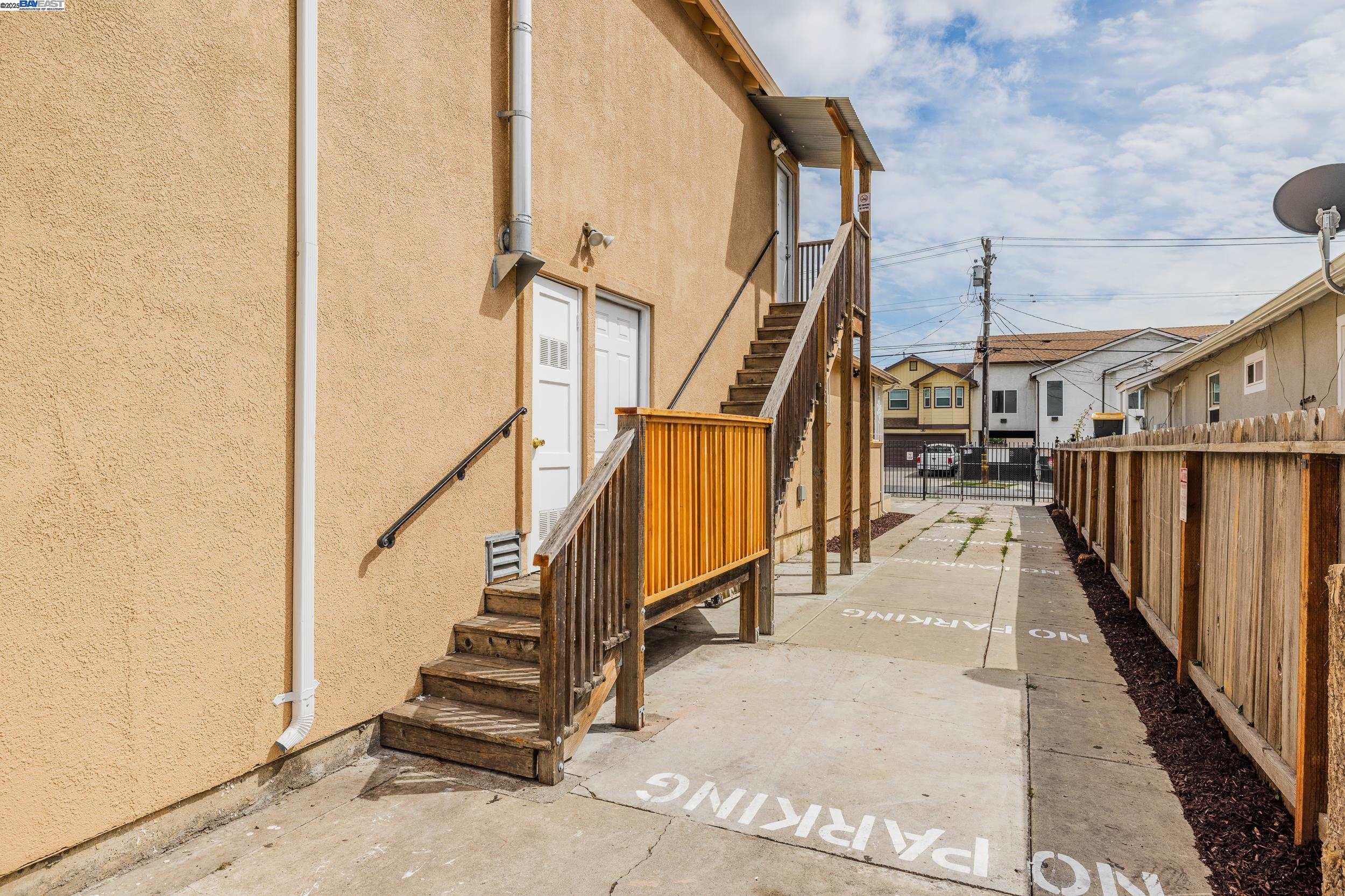 Detail Gallery Image 22 of 30 For 1037-1039 91st Ave, Oakland,  CA 94603 - – Beds | – Baths