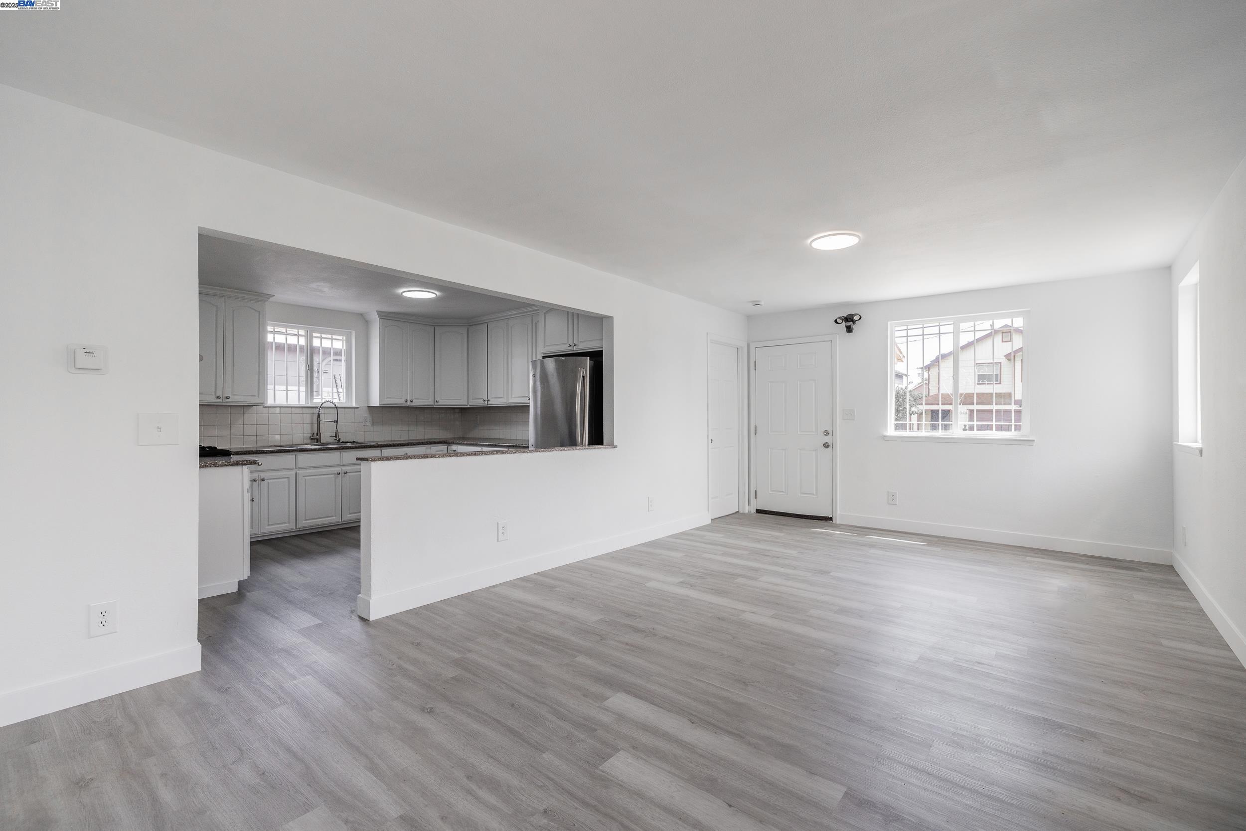 Detail Gallery Image 5 of 30 For 1037-1039 91st Ave, Oakland,  CA 94603 - – Beds | – Baths